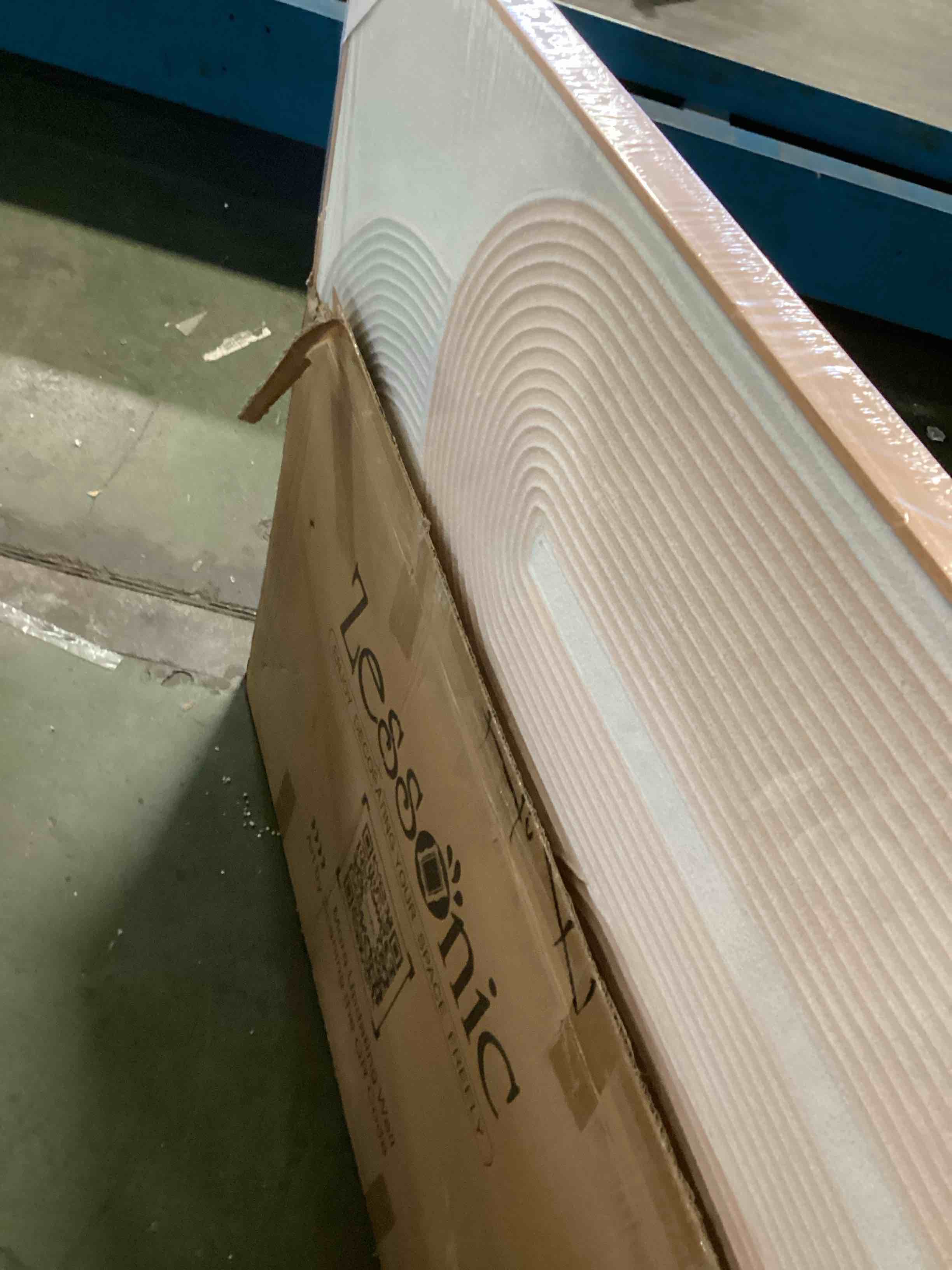 https://s3.amazonaws.com/lotting-images-prod/bidfta/PNK2157055_1738004784209.jpeg