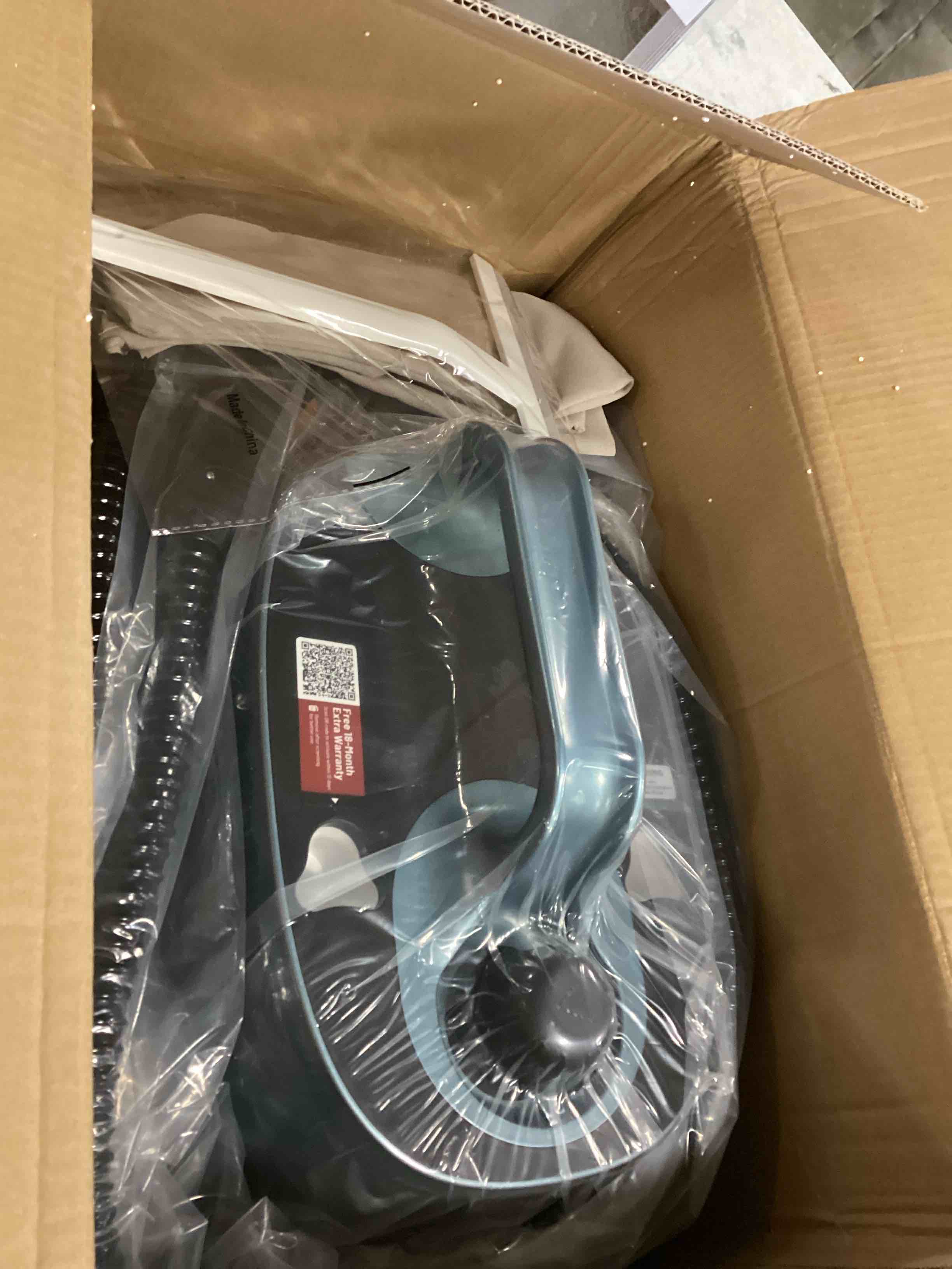 https://s3.amazonaws.com/lotting-images-prod/bidfta/PNK2157069_1738006280994.jpeg