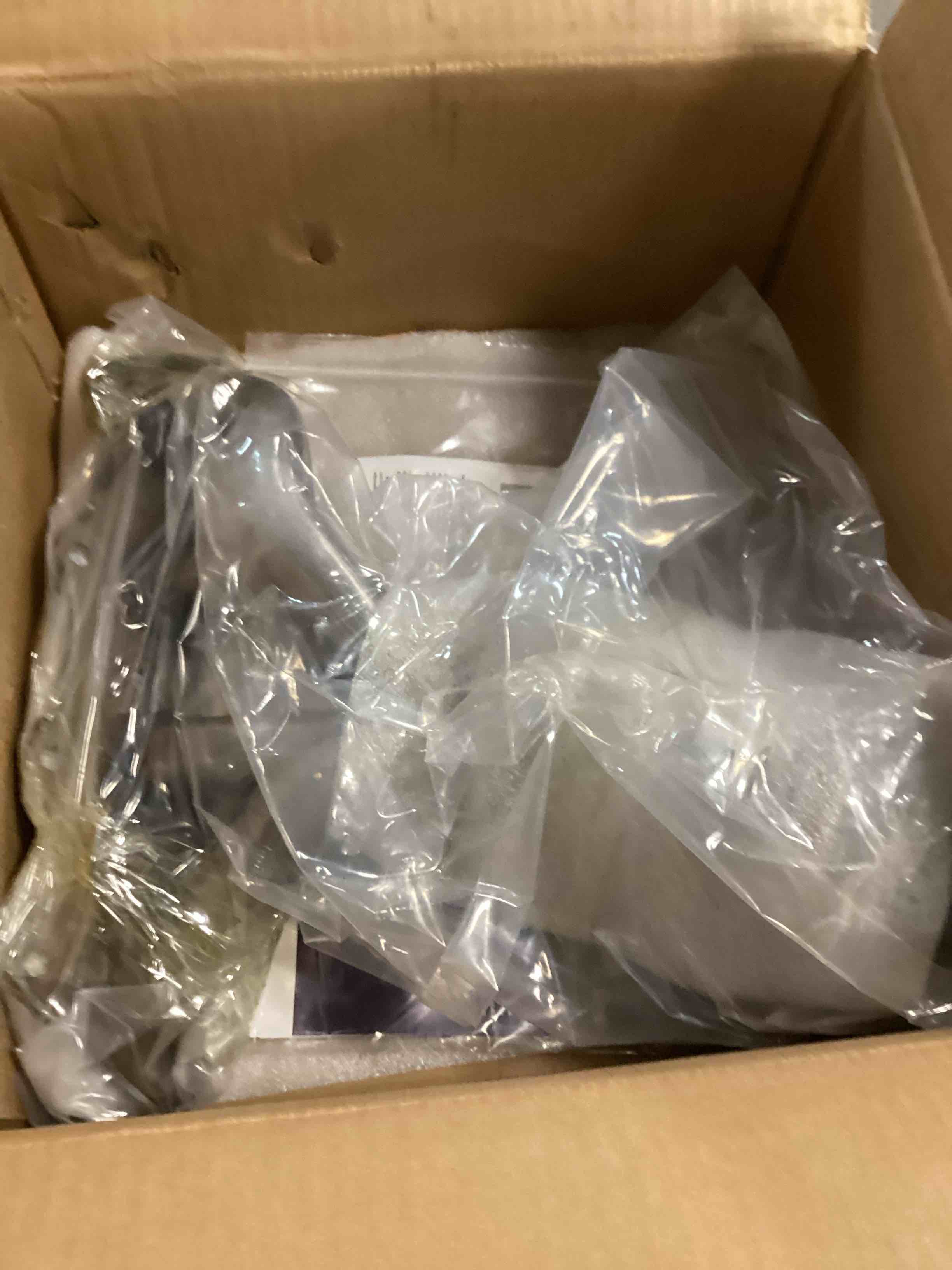 https://s3.amazonaws.com/lotting-images-prod/bidfta/PNK2157093_1738010460830.jpeg