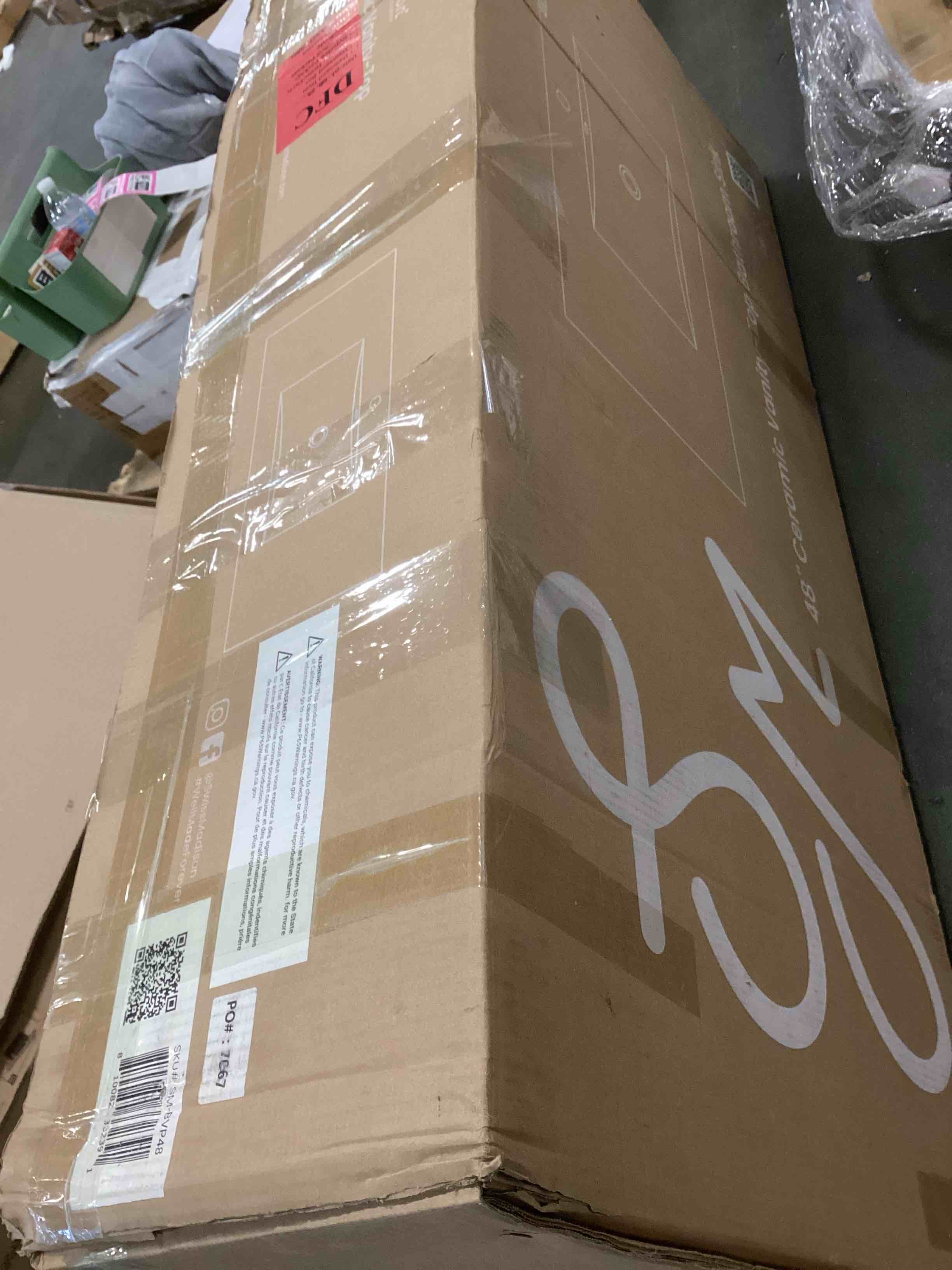 https://s3.amazonaws.com/lotting-images-prod/bidfta/PNK2157538_1738159915447.jpeg