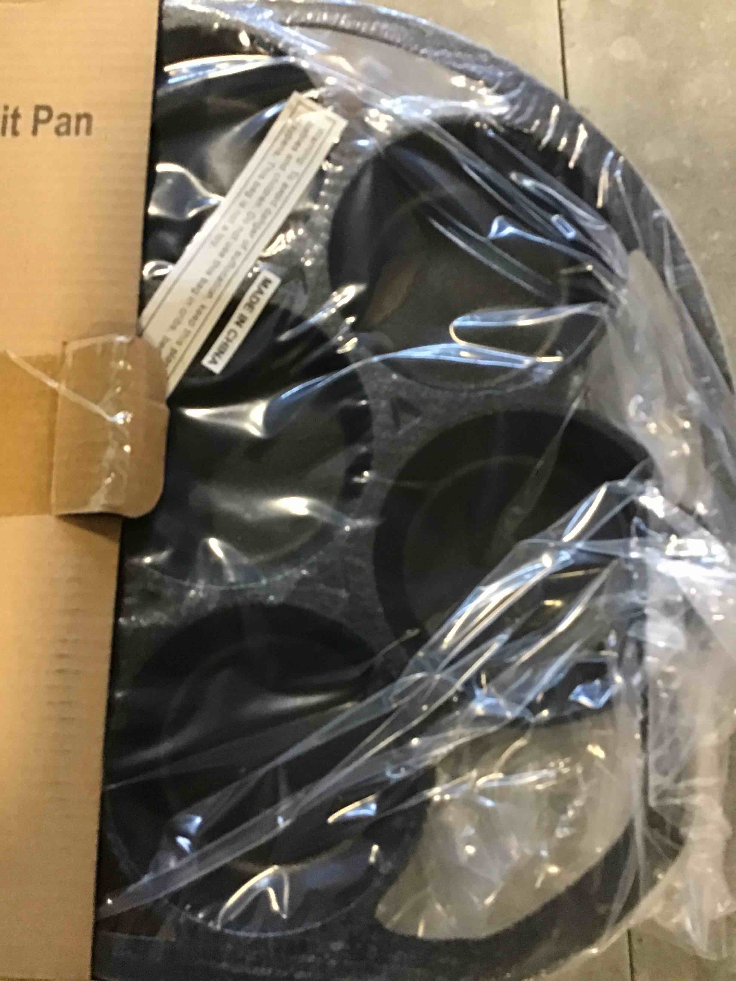 https://s3.amazonaws.com/lotting-images-prod/bidfta/PNK2158105_1735847038601.jpeg