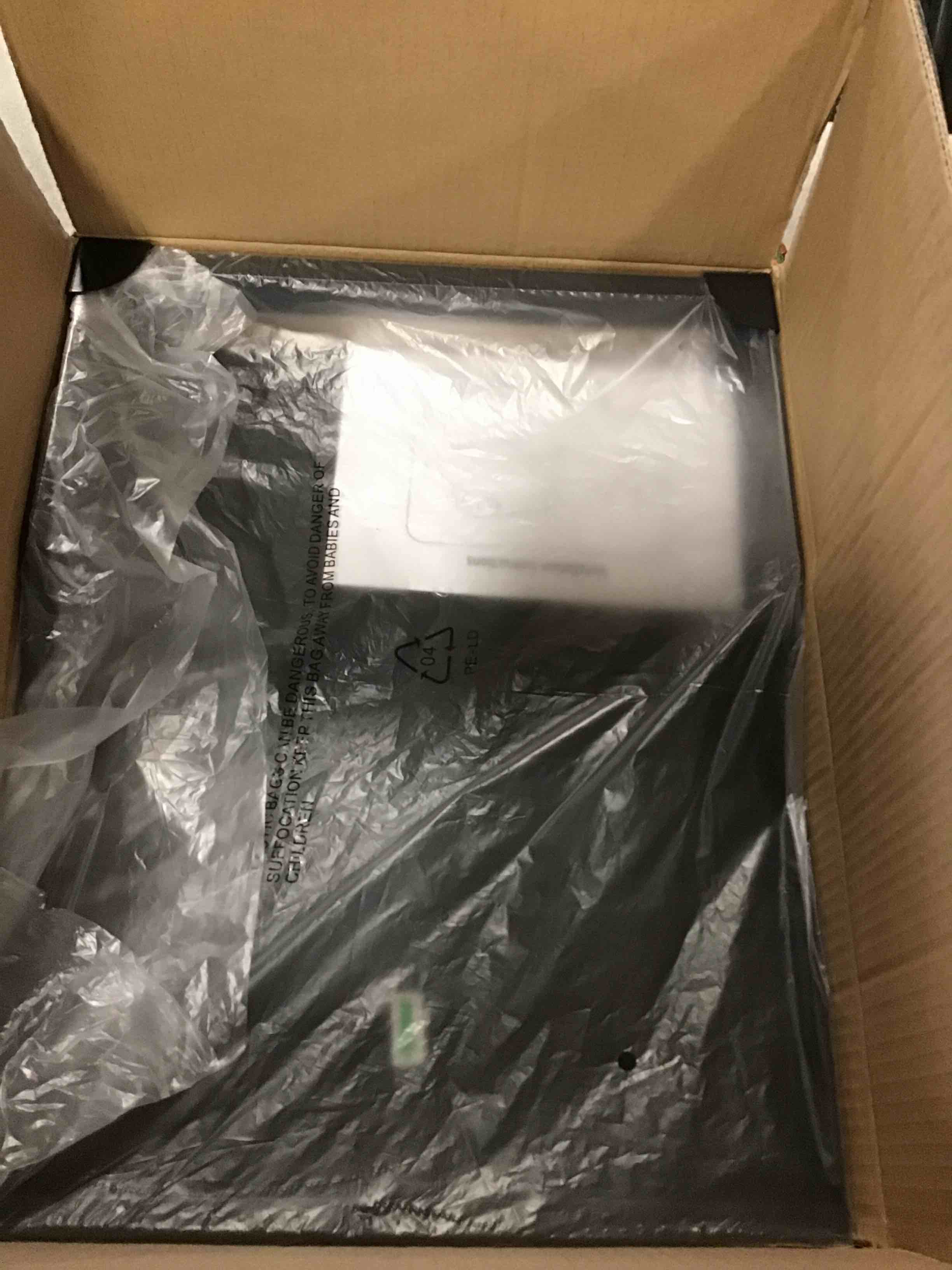 https://s3.amazonaws.com/lotting-images-prod/bidfta/PNK2158253_1735911637969.jpeg