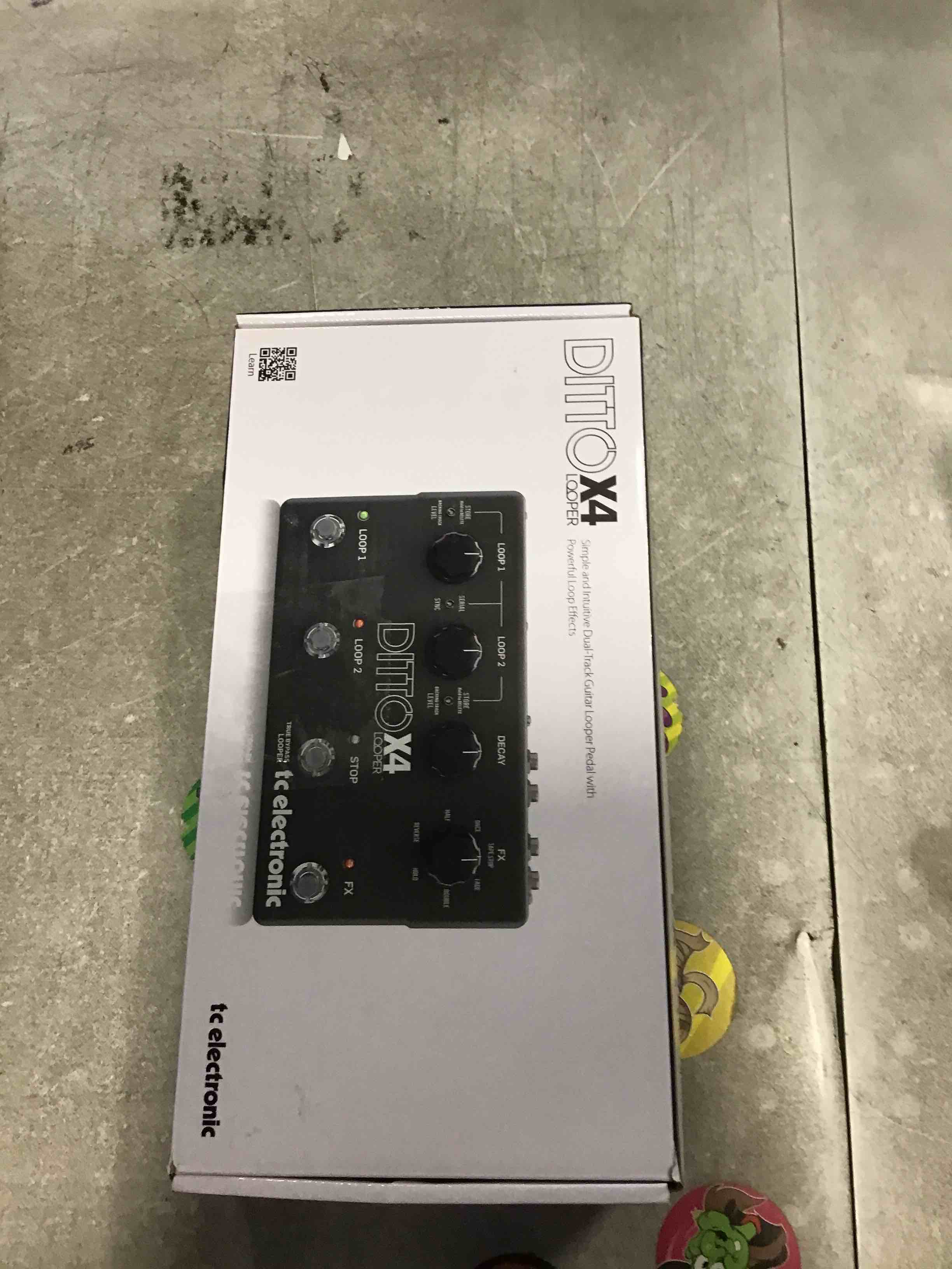 https://s3.amazonaws.com/lotting-images-prod/bidfta/PNK2160611_1737137345381.jpeg