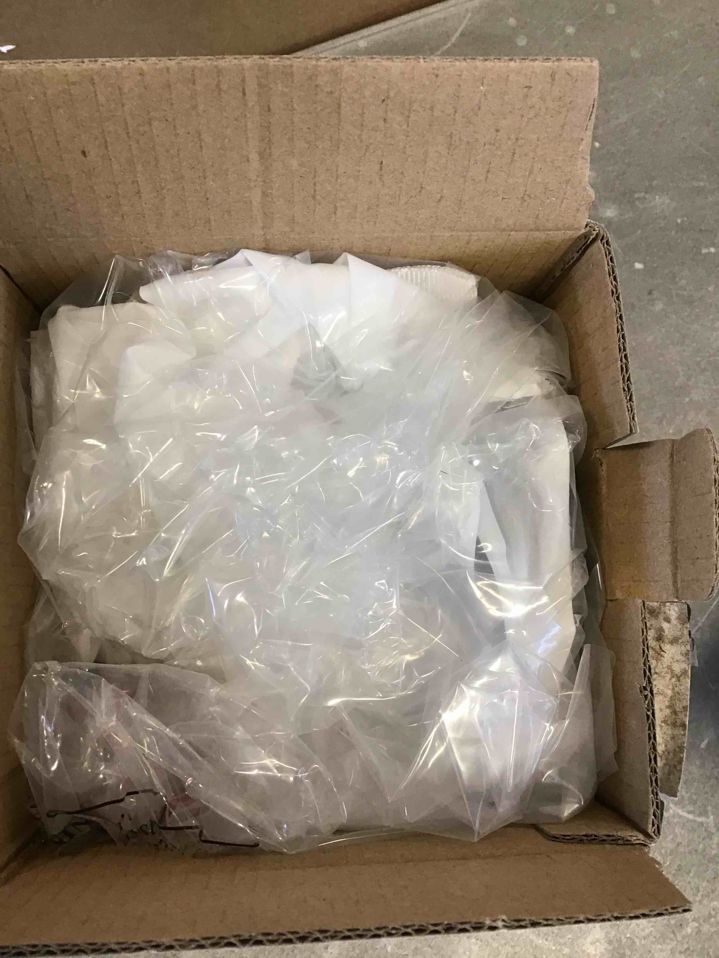 https://s3.amazonaws.com/lotting-images-prod/bidfta/PNK2161561_1736799489270.jpeg