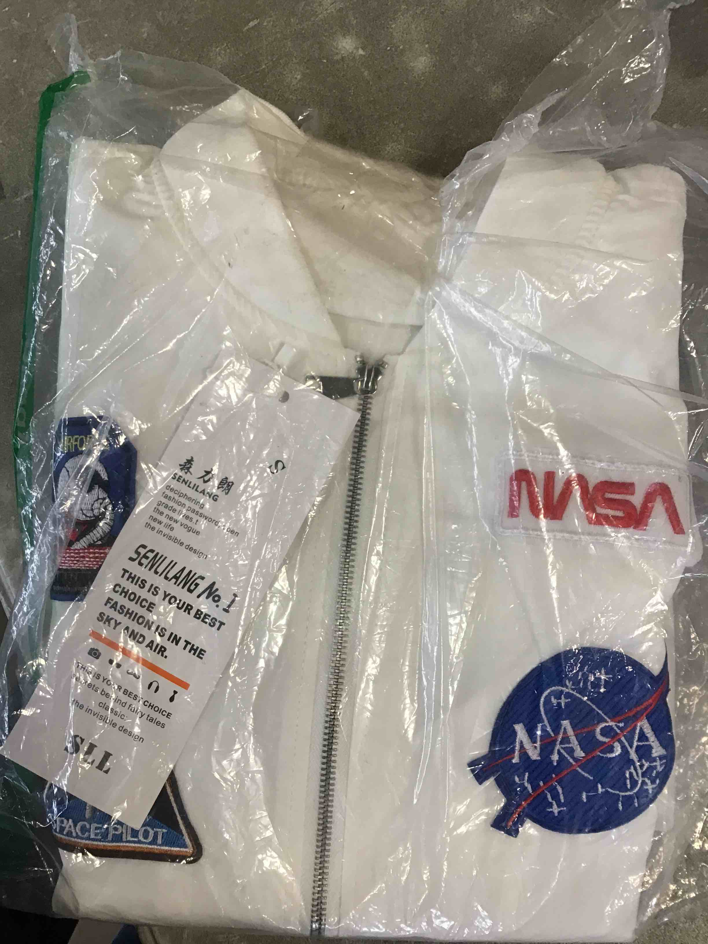 https://s3.amazonaws.com/lotting-images-prod/bidfta/PNK2161942_1736885313604.jpeg