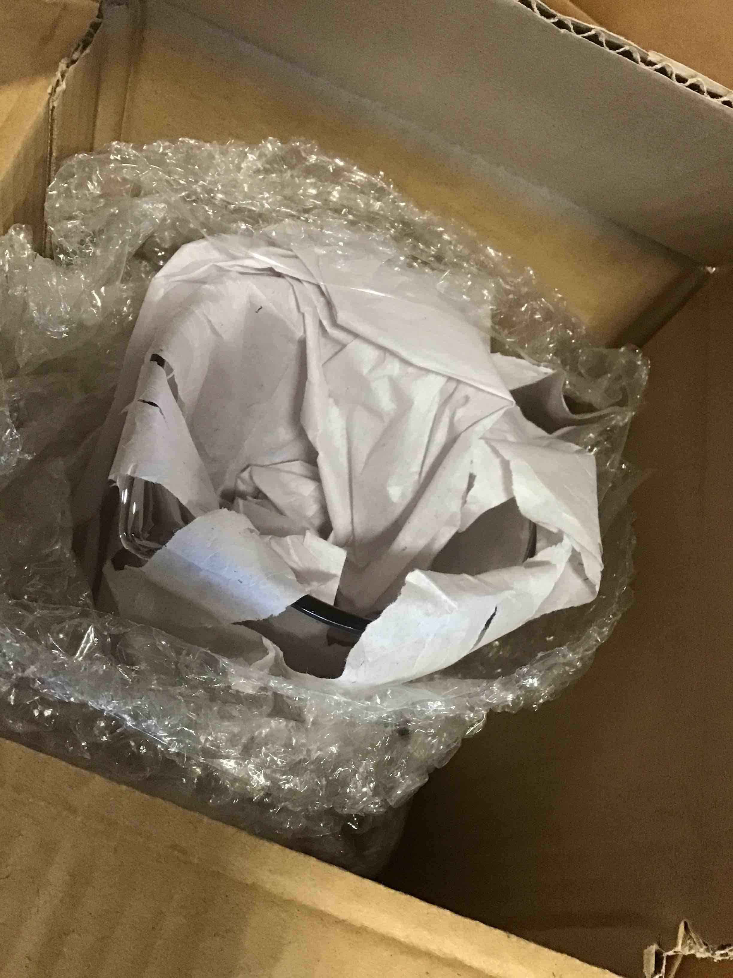 https://s3.amazonaws.com/lotting-images-prod/bidfta/PNK2162211_1736972366701.jpeg
