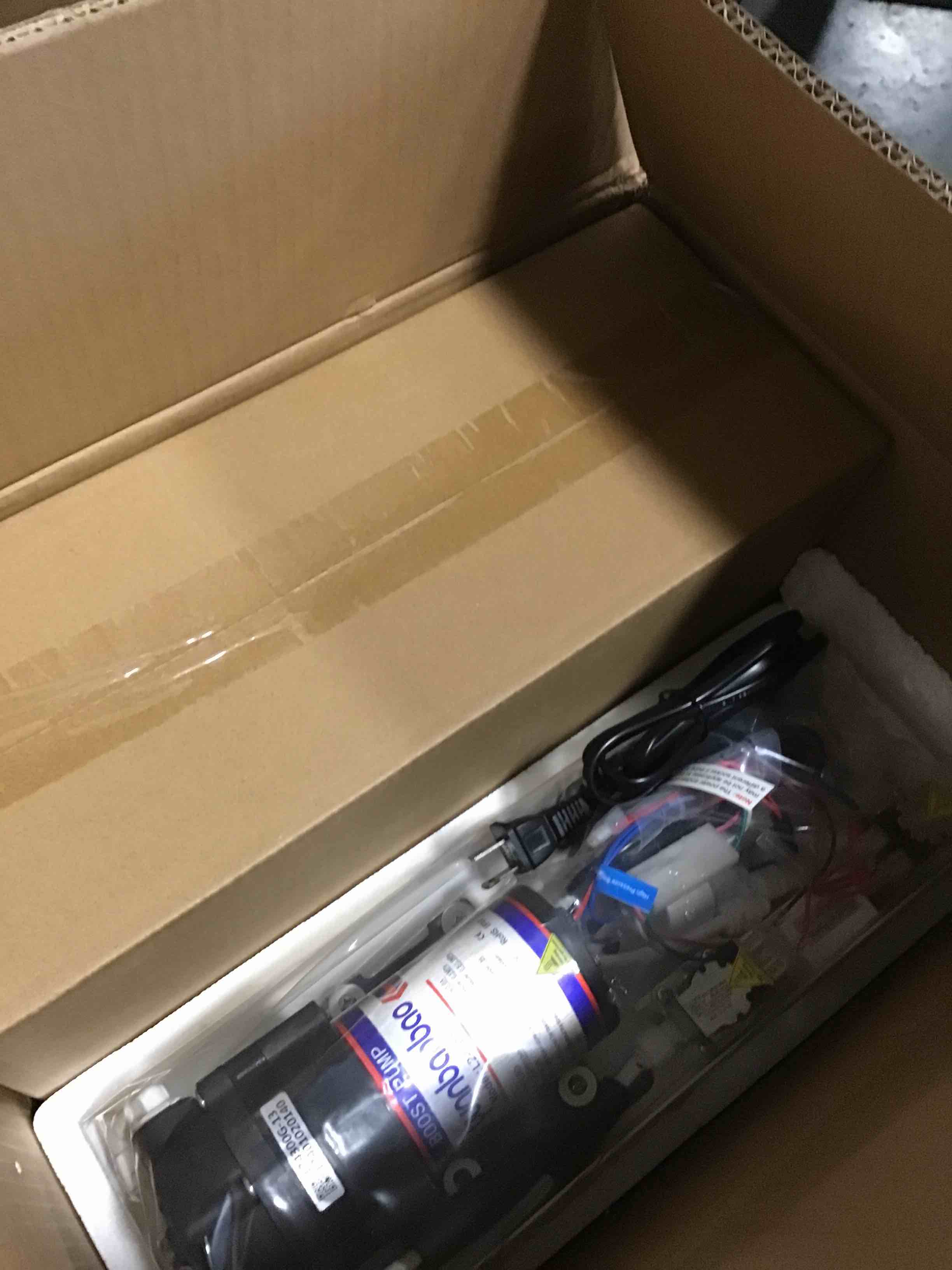 https://s3.amazonaws.com/lotting-images-prod/bidfta/PNK2163632_1738069120766.jpeg