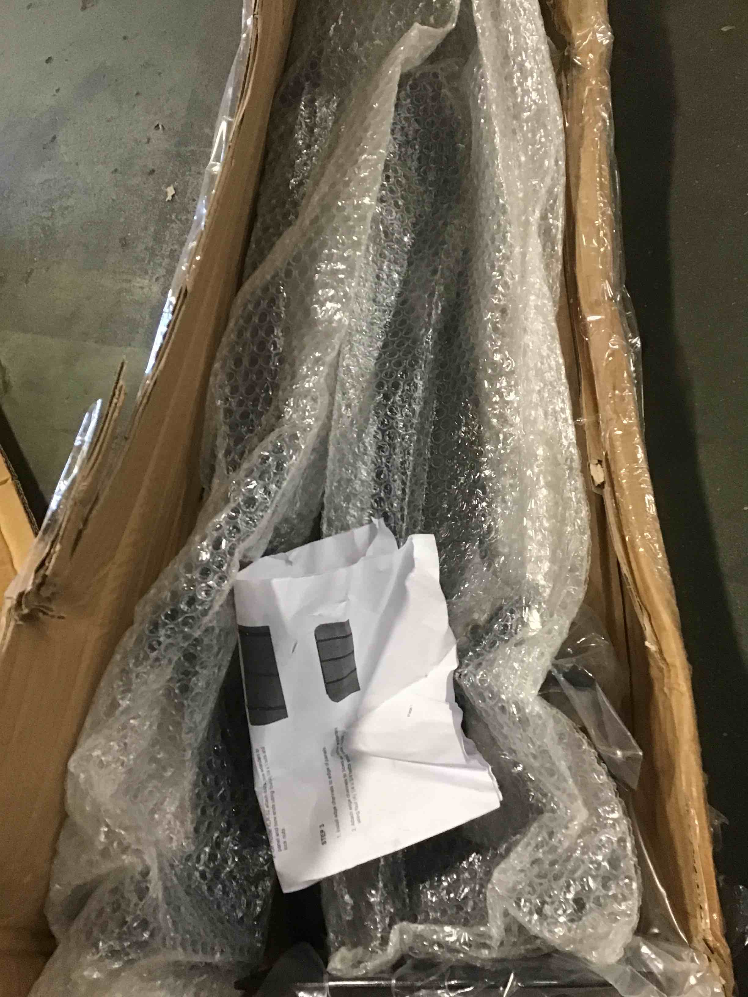 https://s3.amazonaws.com/lotting-images-prod/bidfta/PNK2163887_1738096813564.jpeg