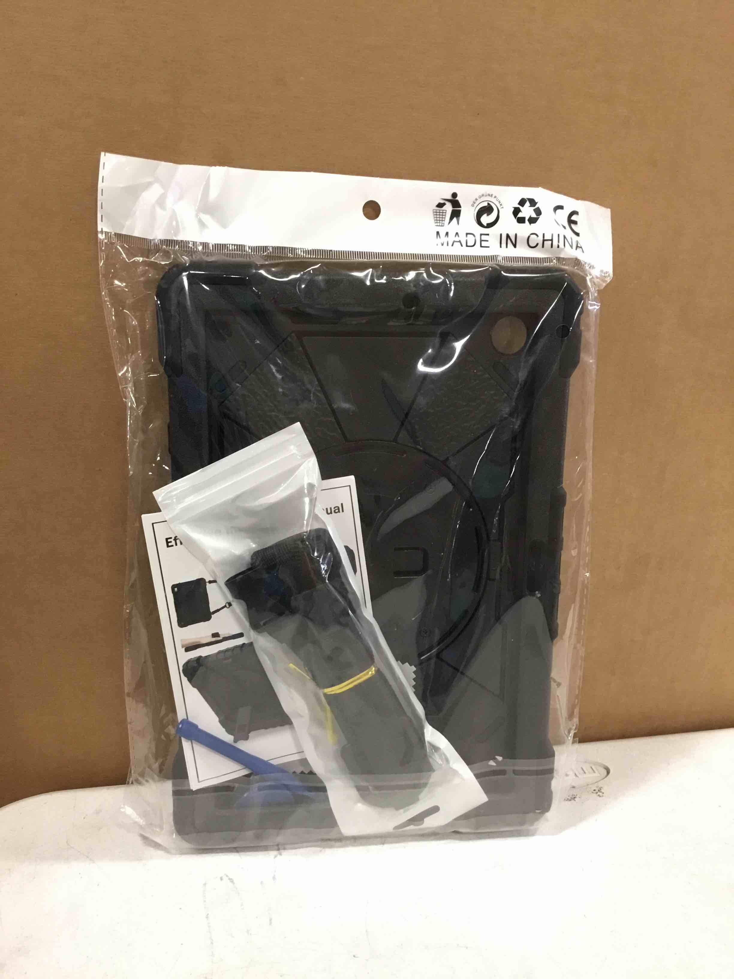 https://s3.amazonaws.com/lotting-images-prod/bidfta/PNK2164603_1736282541739.jpeg