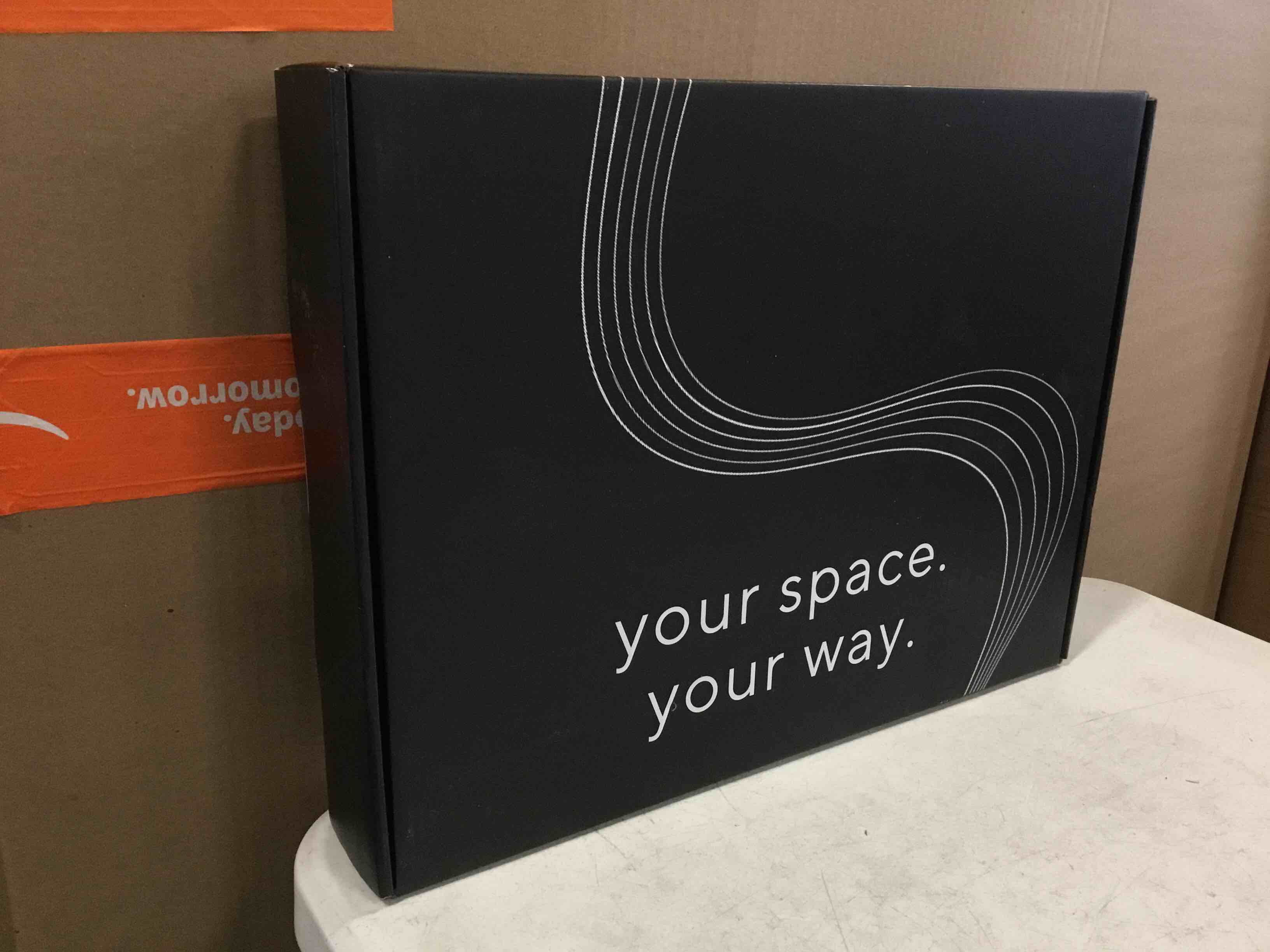https://s3.amazonaws.com/lotting-images-prod/bidfta/PNK2164862_1736366045822.jpeg