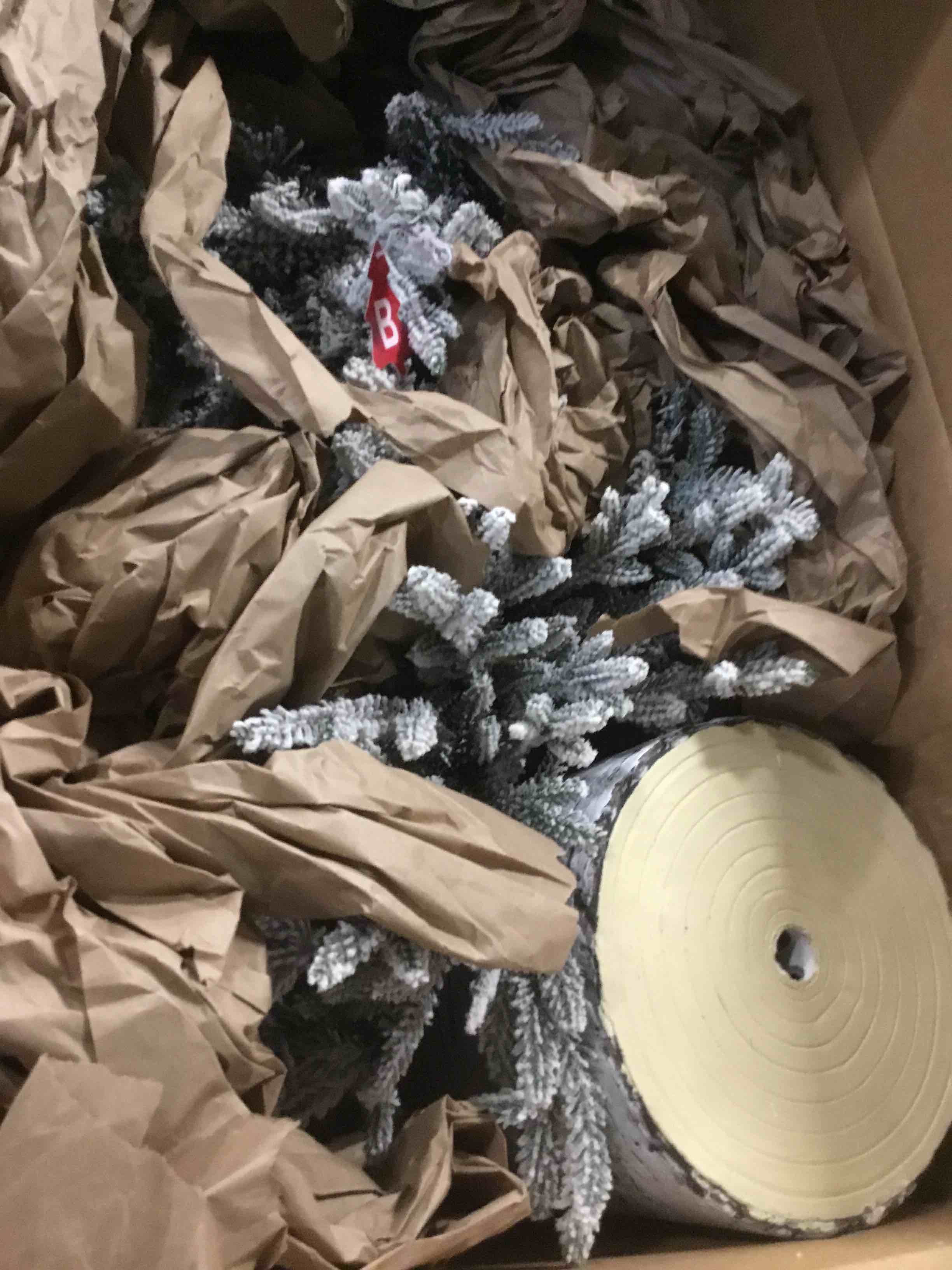 https://s3.amazonaws.com/lotting-images-prod/bidfta/PNK2167236_1739826528886.jpeg