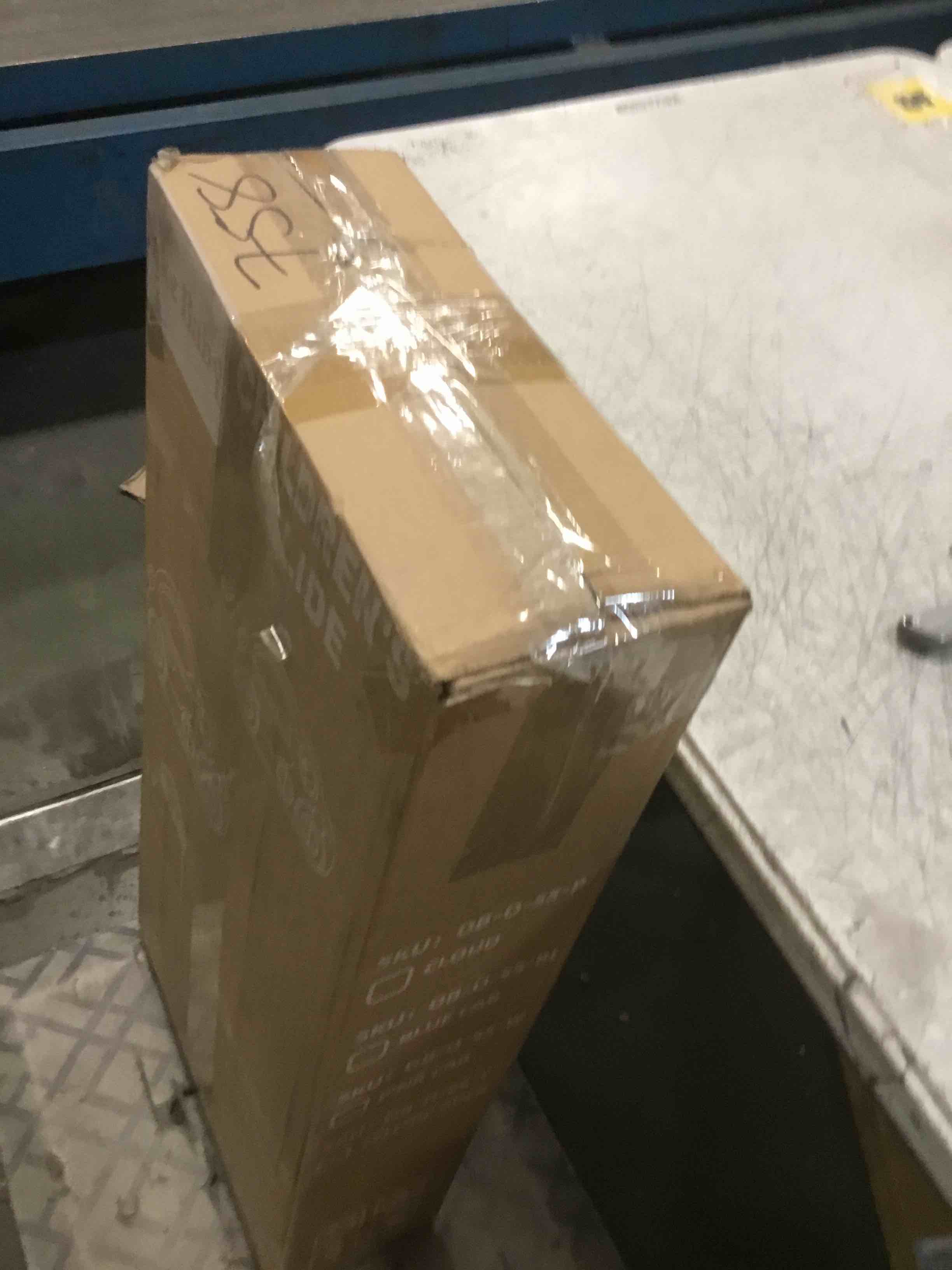 https://s3.amazonaws.com/lotting-images-prod/bidfta/PNK2167568_1737378316082.jpeg