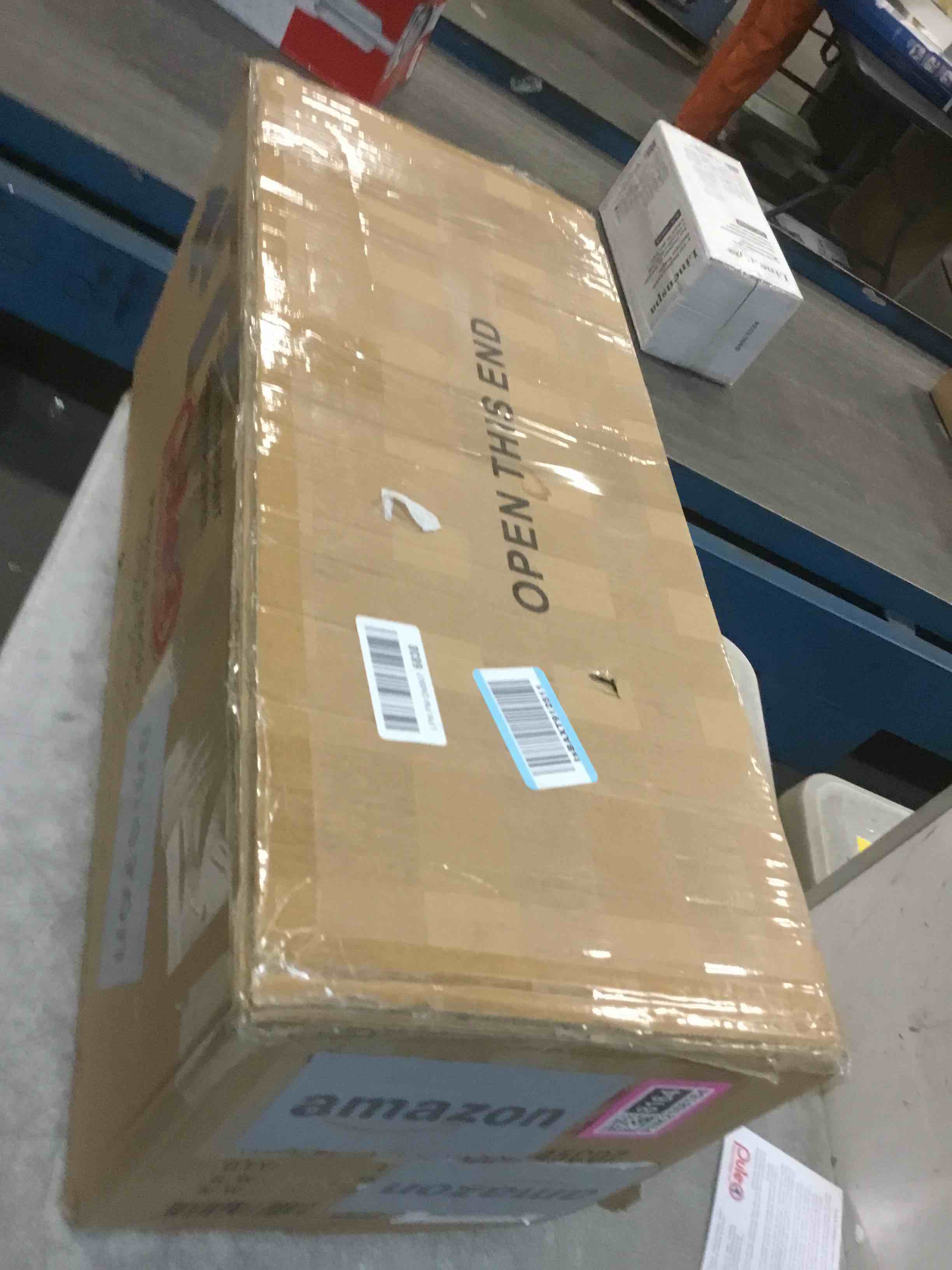 https://s3.amazonaws.com/lotting-images-prod/bidfta/PNK2168164_1737550215778.jpeg