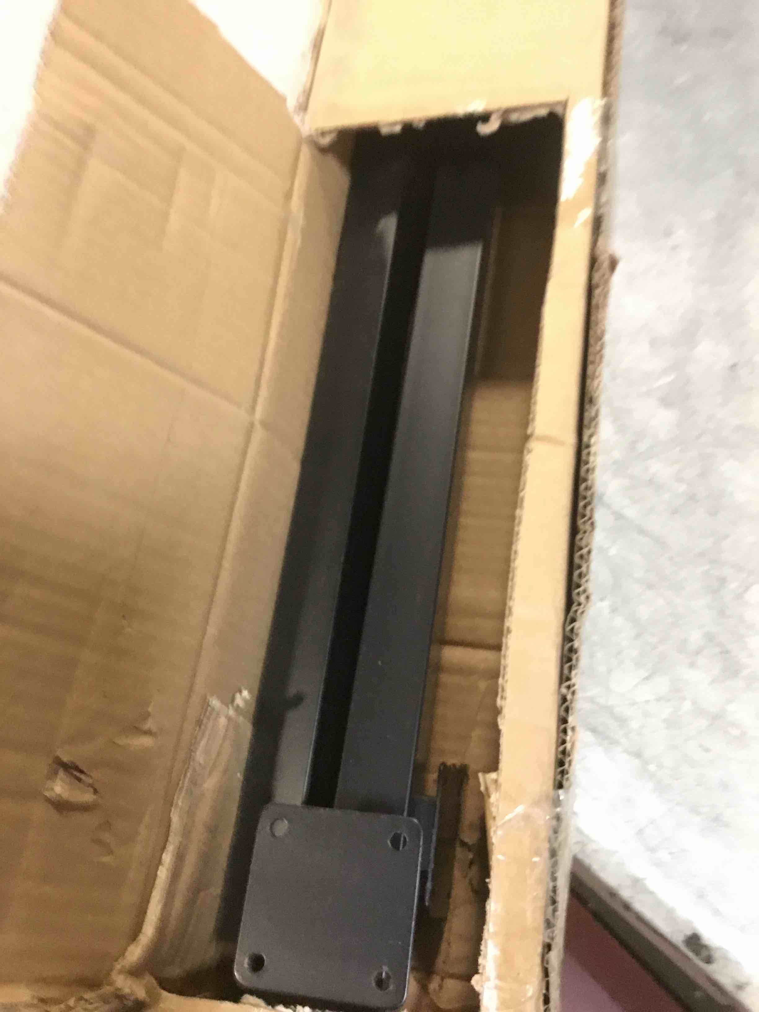 https://s3.amazonaws.com/lotting-images-prod/bidfta/PNK2168212_1737555559109.jpeg