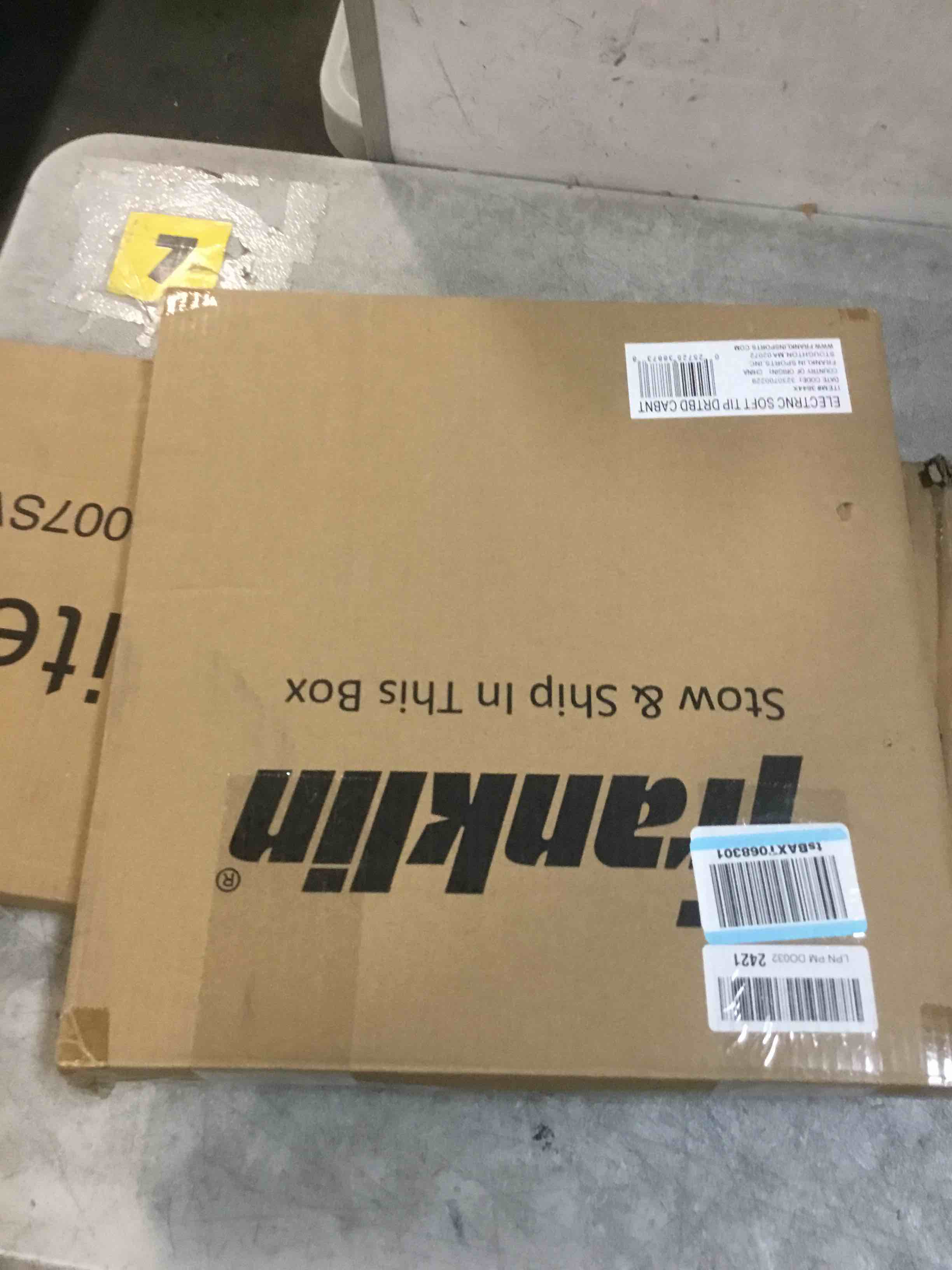 https://s3.amazonaws.com/lotting-images-prod/bidfta/PNK2168250_1737561046151.jpeg