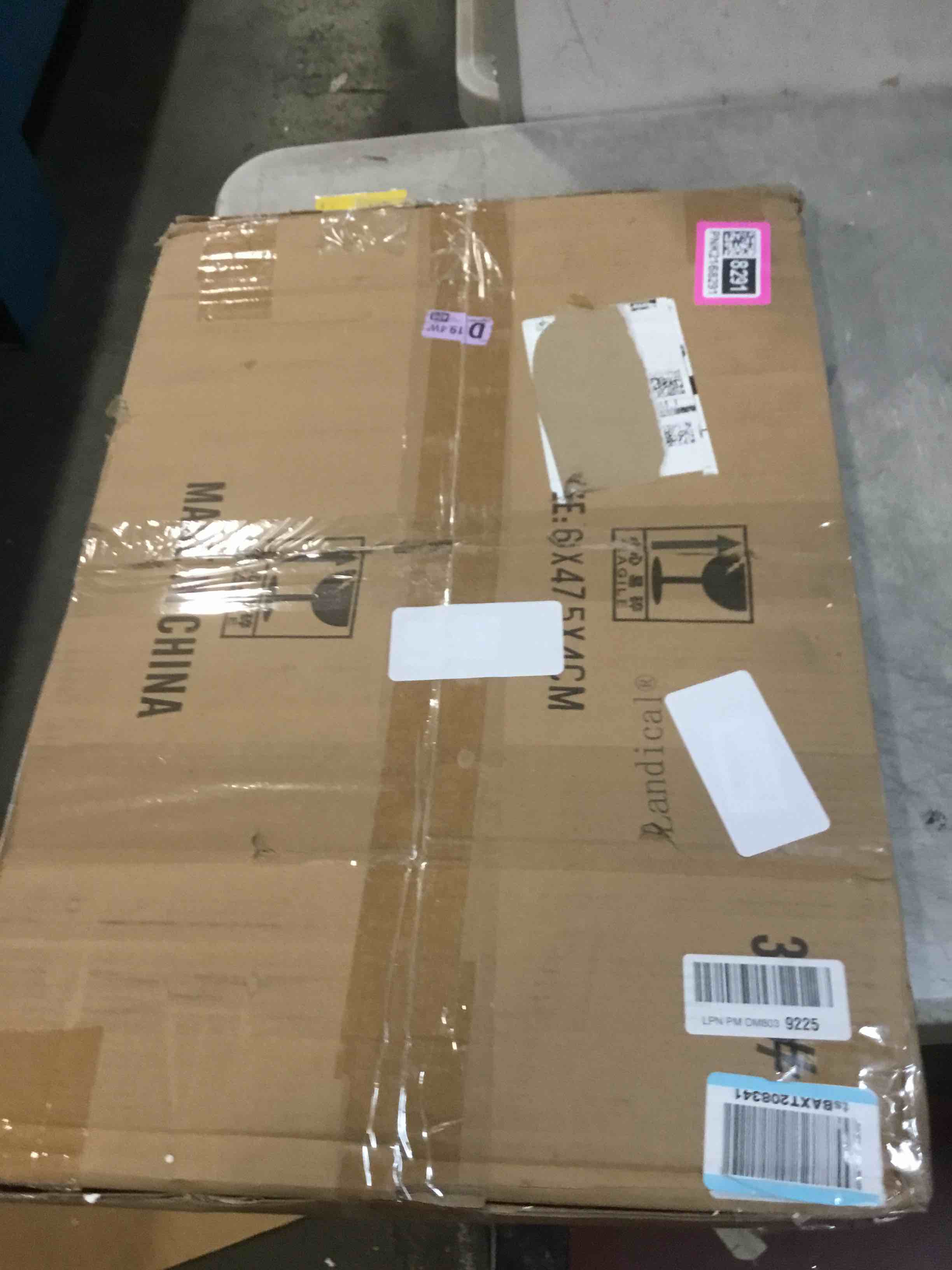https://s3.amazonaws.com/lotting-images-prod/bidfta/PNK2168291_1737564574867.jpeg