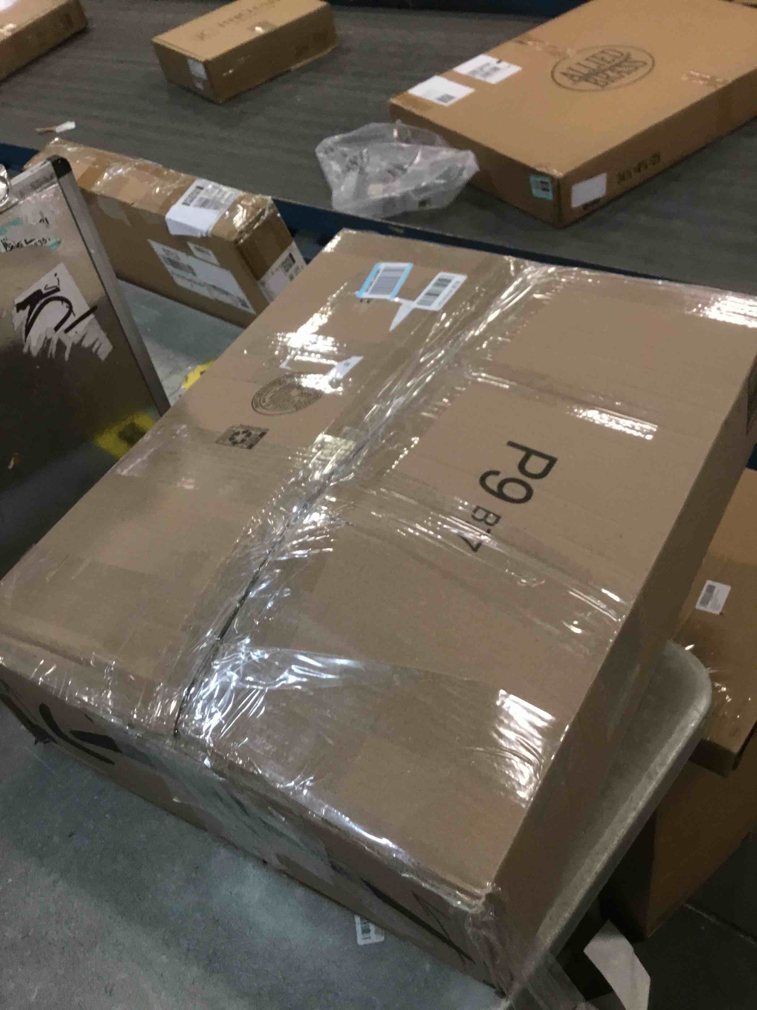 https://s3.amazonaws.com/lotting-images-prod/bidfta/PNK2168960_1737658072086.jpeg