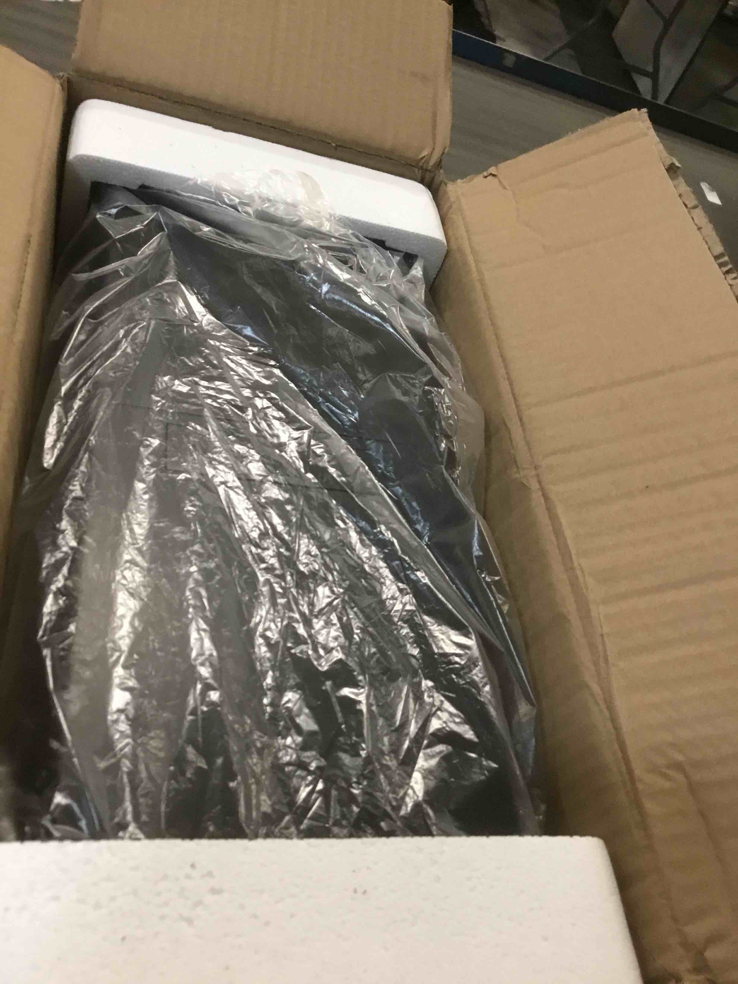 https://s3.amazonaws.com/lotting-images-prod/bidfta/PNK2169058_1737721842959.jpeg