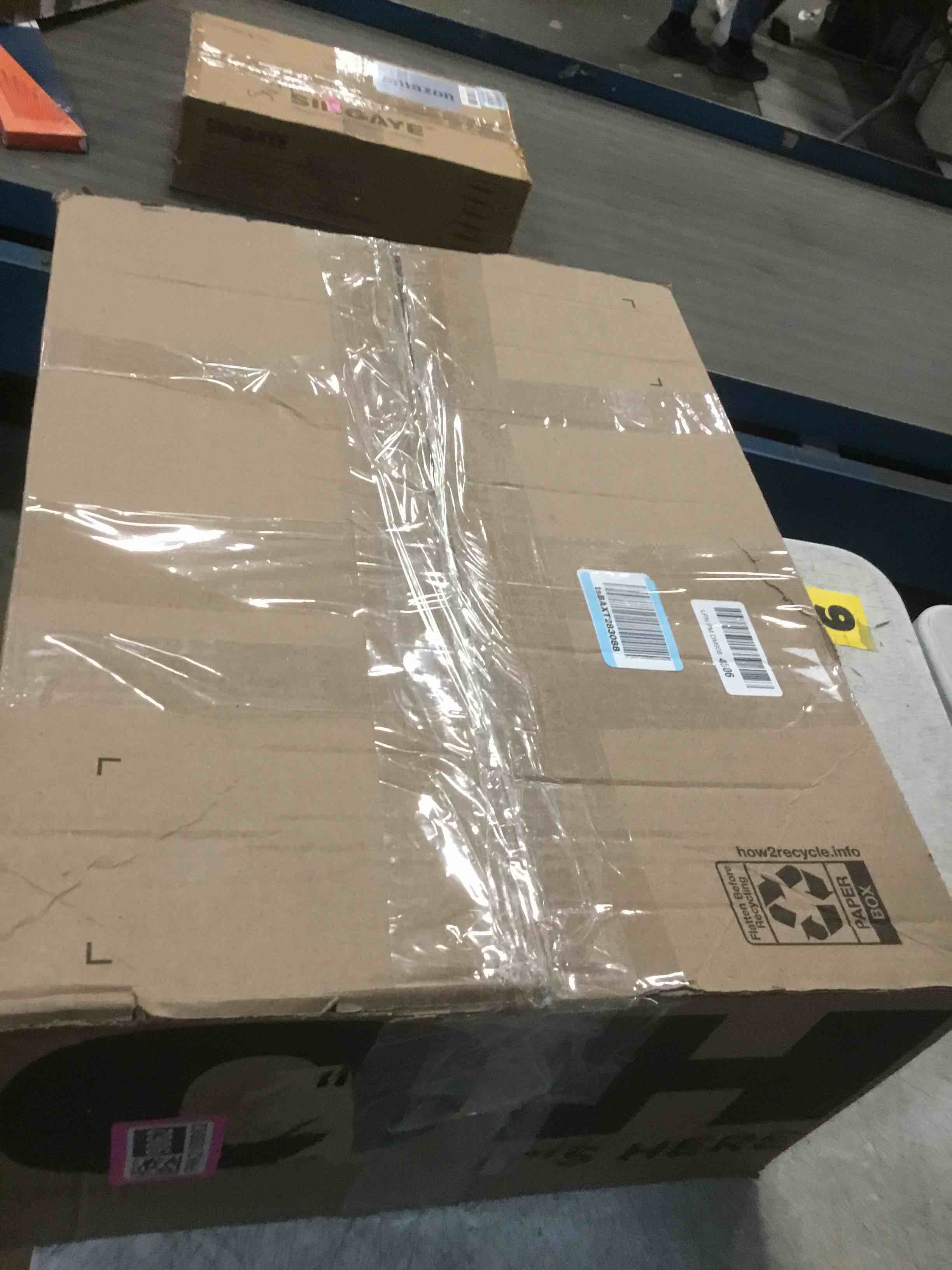 https://s3.amazonaws.com/lotting-images-prod/bidfta/PNK2169062_1737722174901.jpeg
