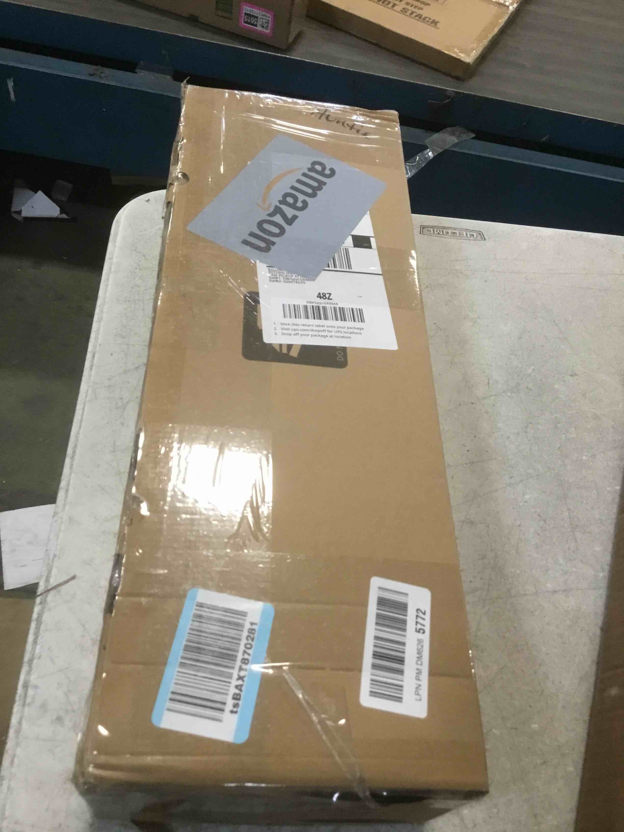 https://s3.amazonaws.com/lotting-images-prod/bidfta/PNK2169131_1737730168174.jpeg