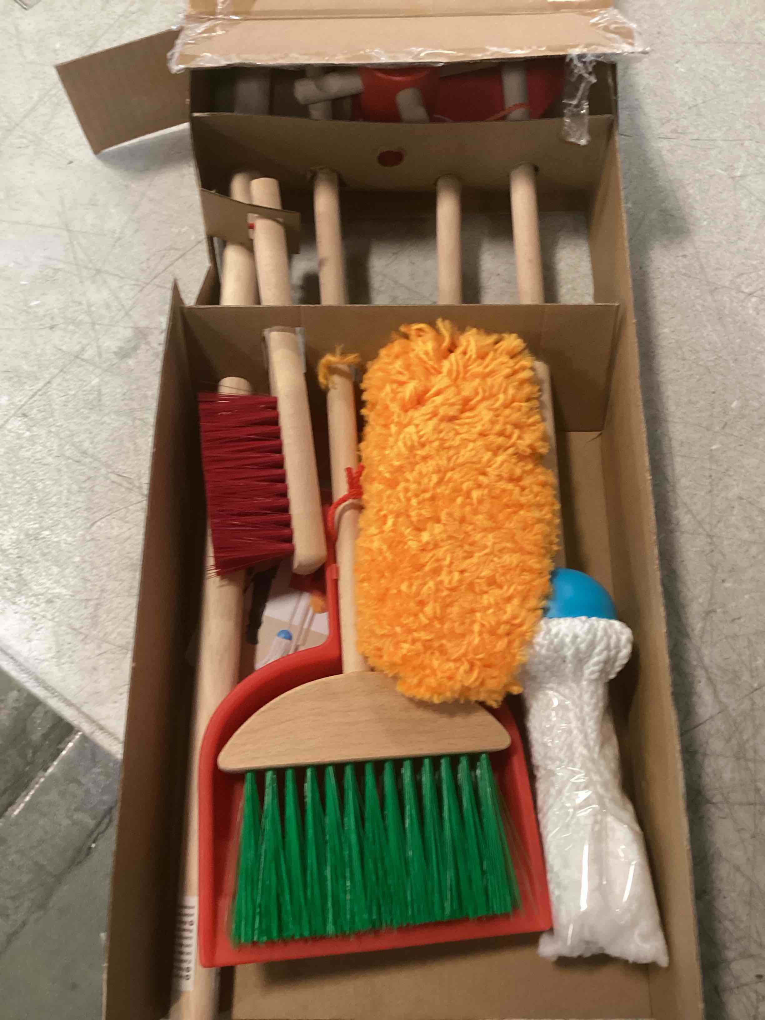 https://s3.amazonaws.com/lotting-images-prod/bidfta/PNK2169269_1737987617906.jpeg