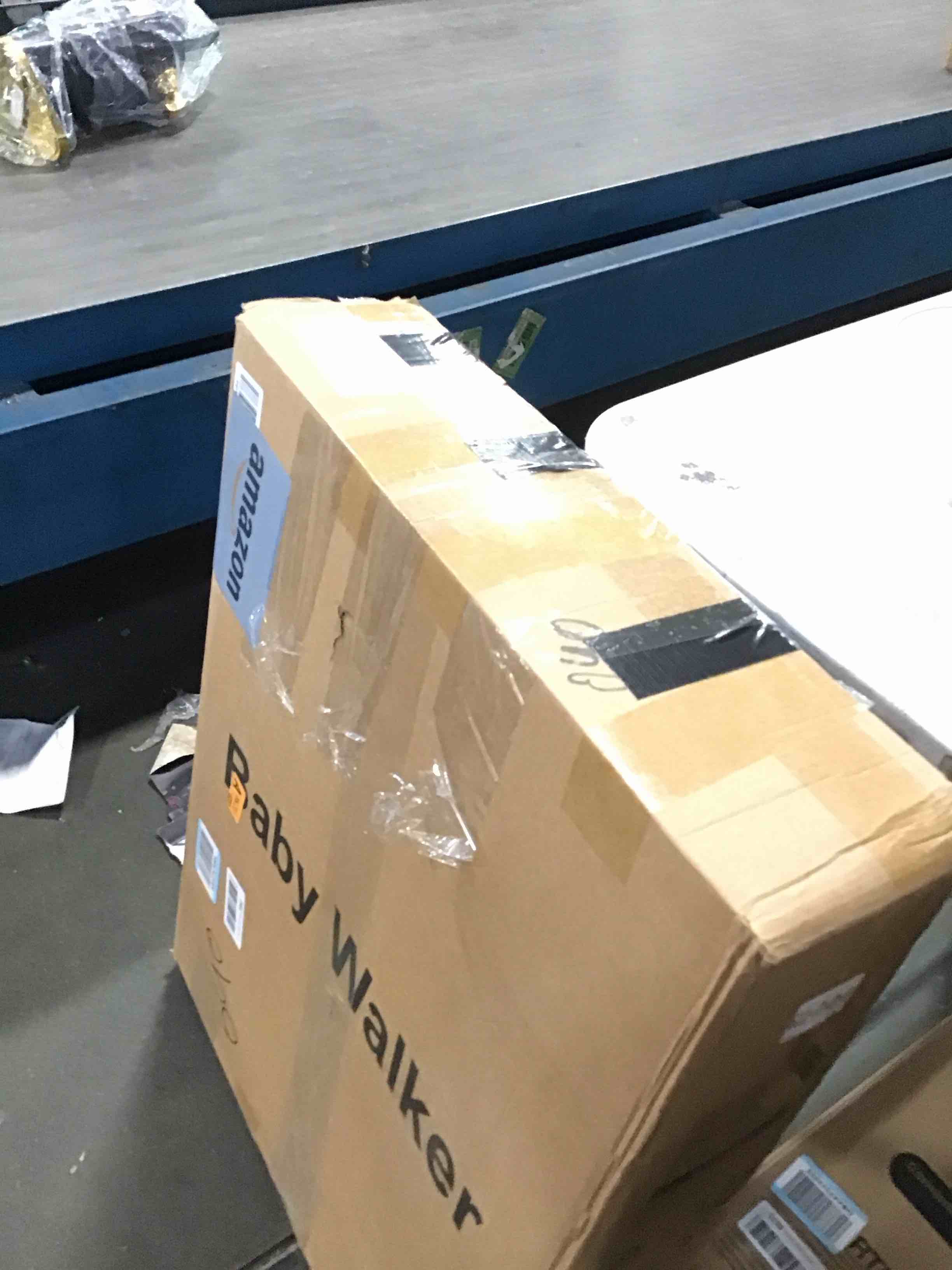 https://s3.amazonaws.com/lotting-images-prod/bidfta/PNK2169594_1738687640219.jpeg