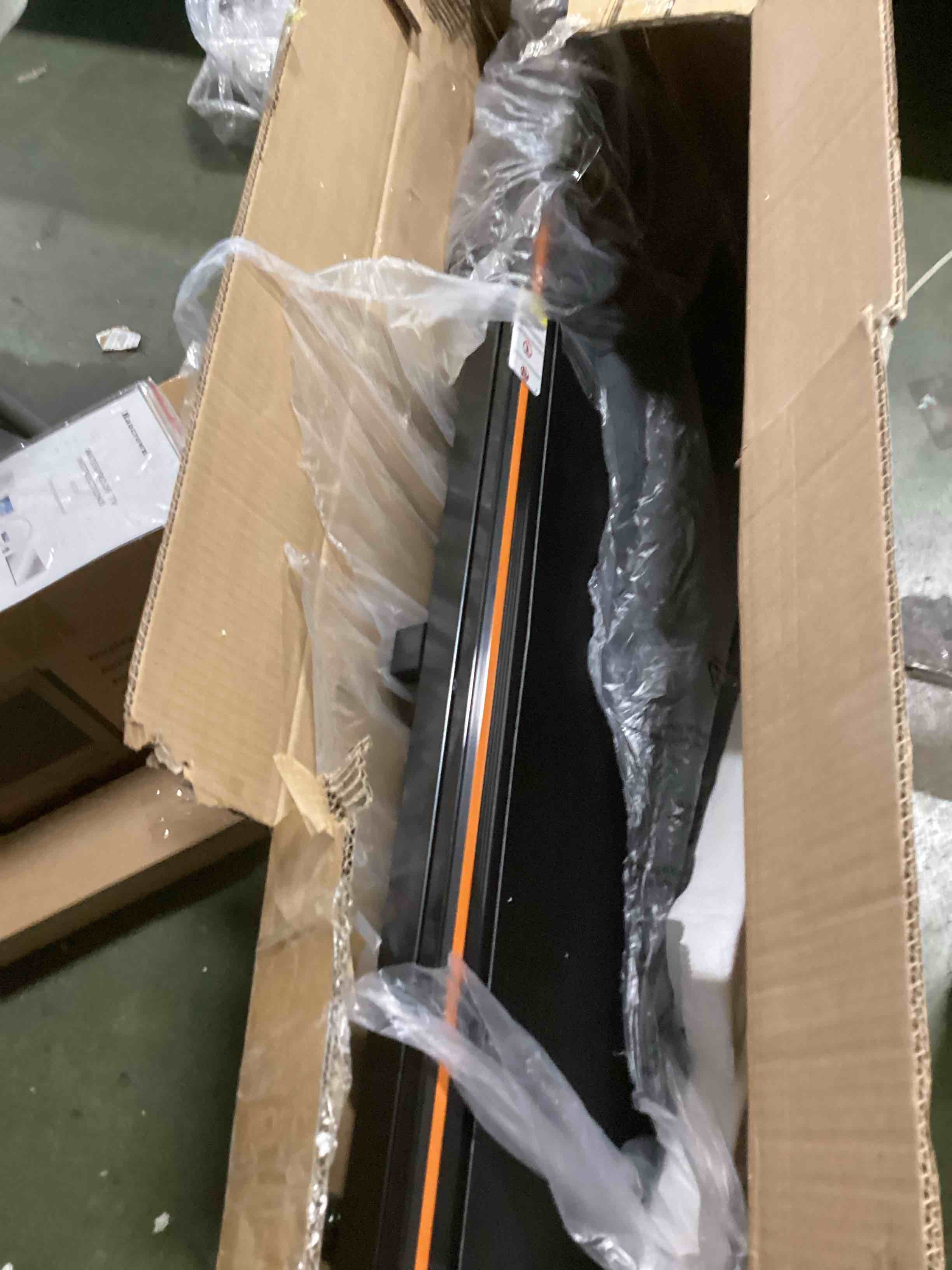 https://s3.amazonaws.com/lotting-images-prod/bidfta/PNK2169684_1738772517698.jpeg