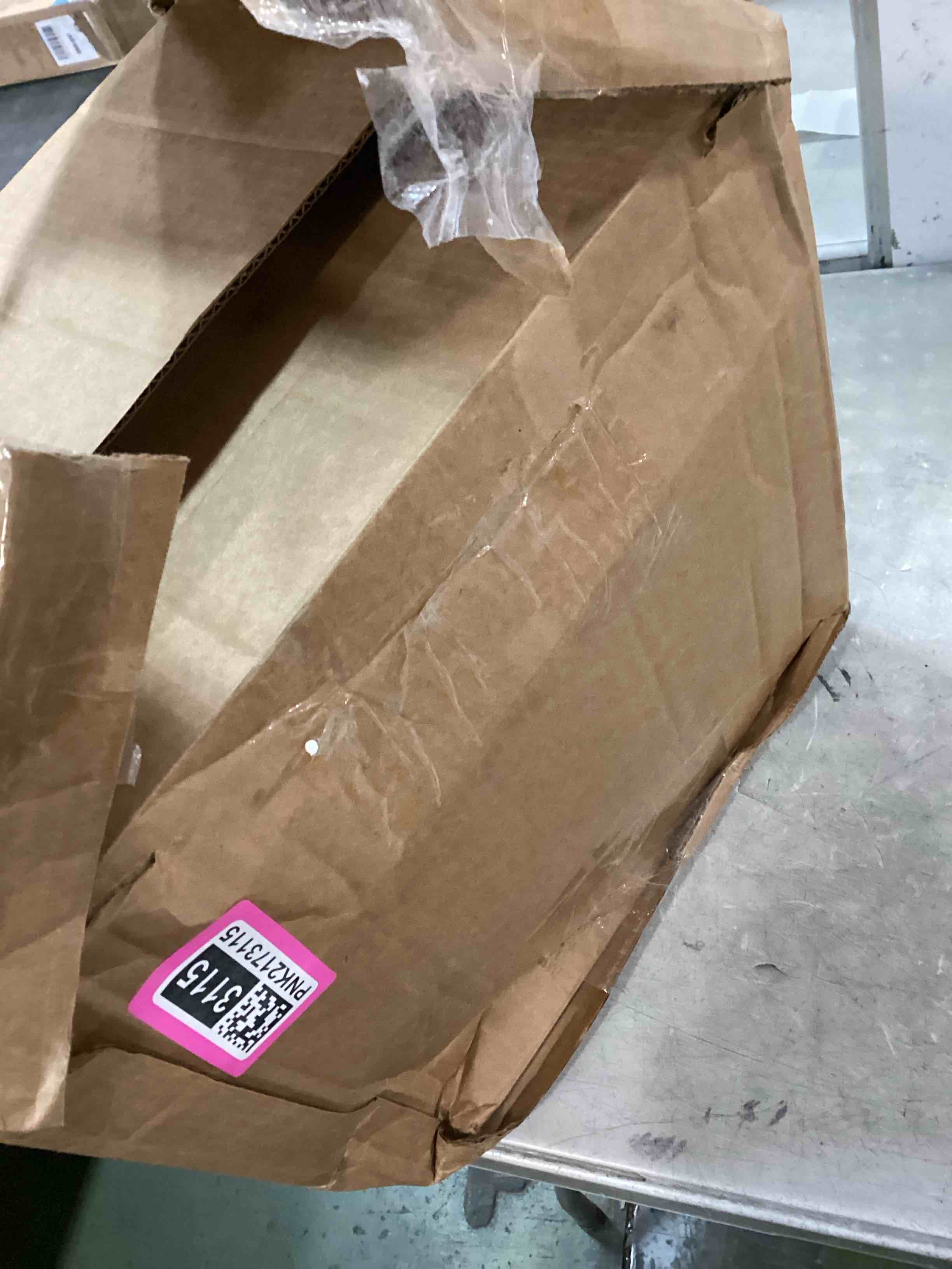 https://s3.amazonaws.com/lotting-images-prod/bidfta/PNK2173115_1736860832718.jpeg