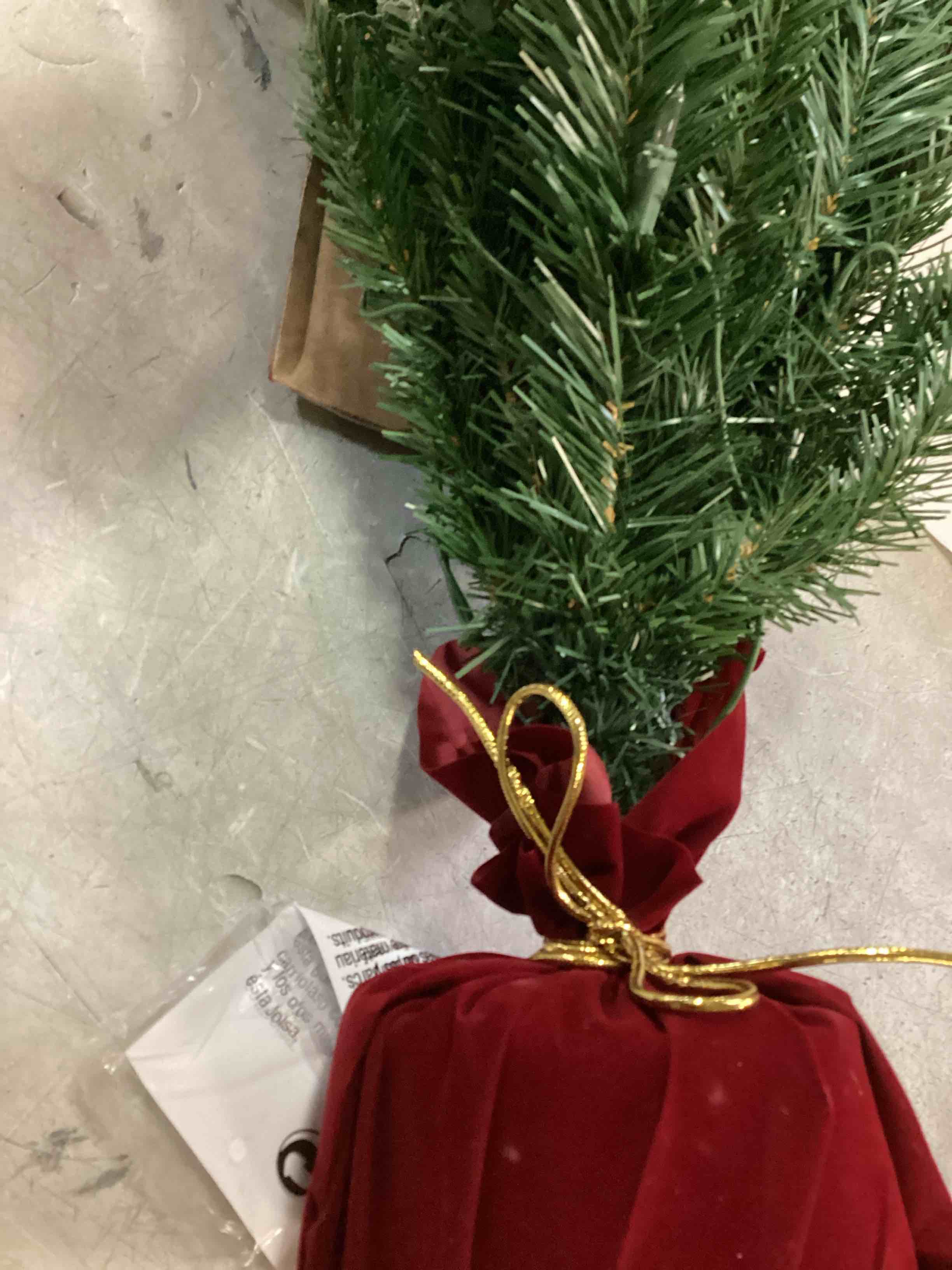 https://s3.amazonaws.com/lotting-images-prod/bidfta/PNK2173174_1736869829889.jpeg