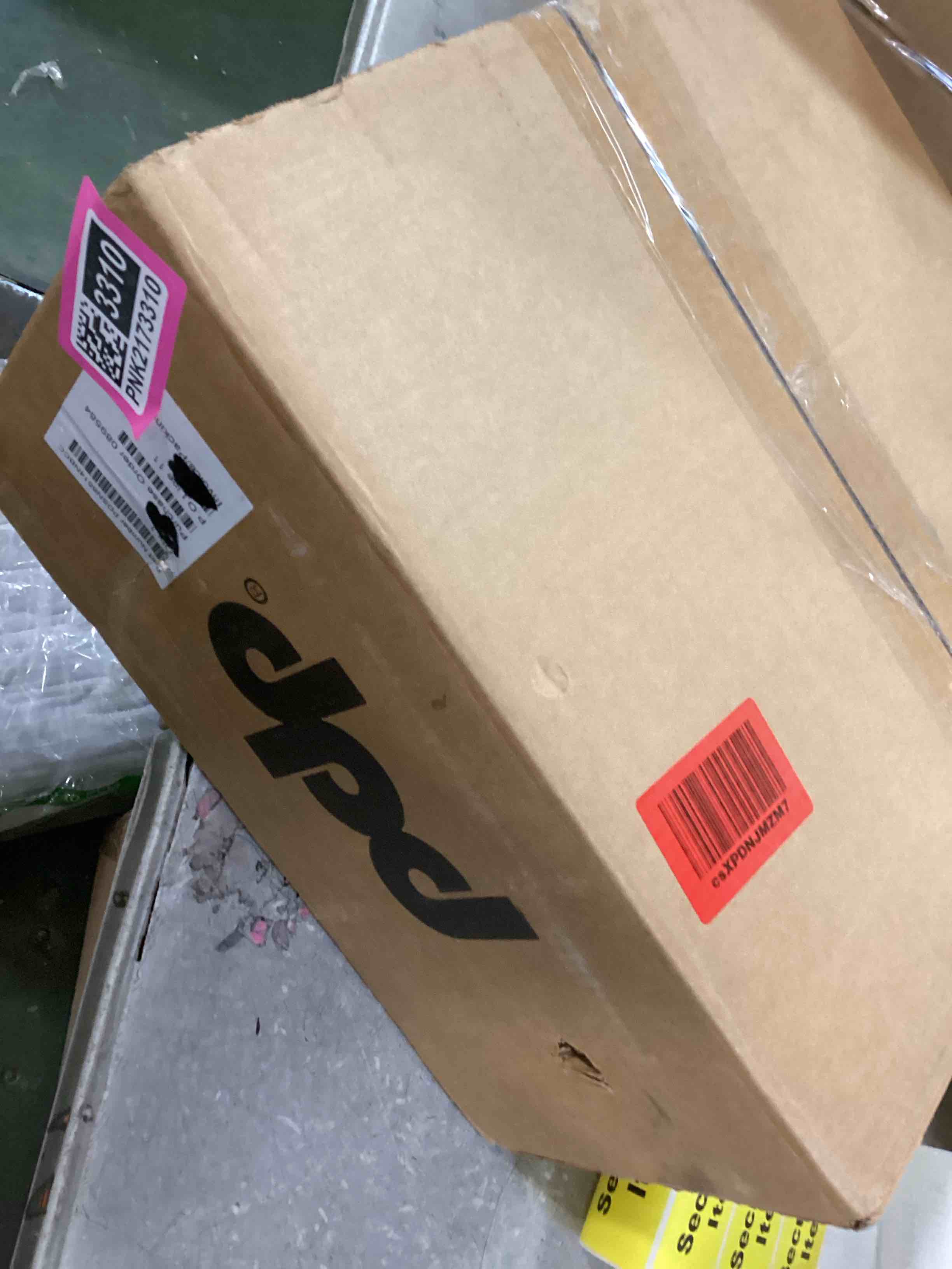 https://s3.amazonaws.com/lotting-images-prod/bidfta/PNK2173310_1736886359651.jpeg