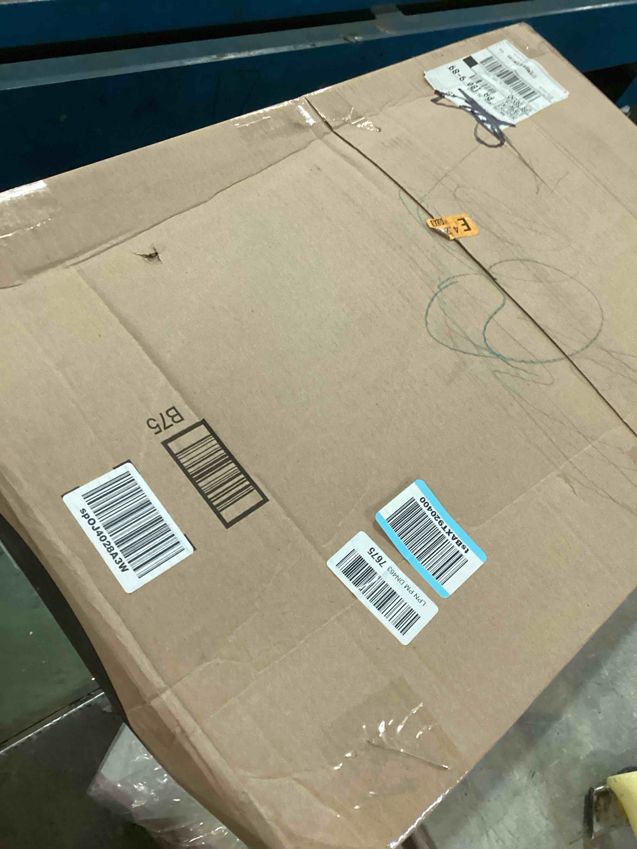 https://s3.amazonaws.com/lotting-images-prod/bidfta/PNK2173315_1736888146794.jpeg