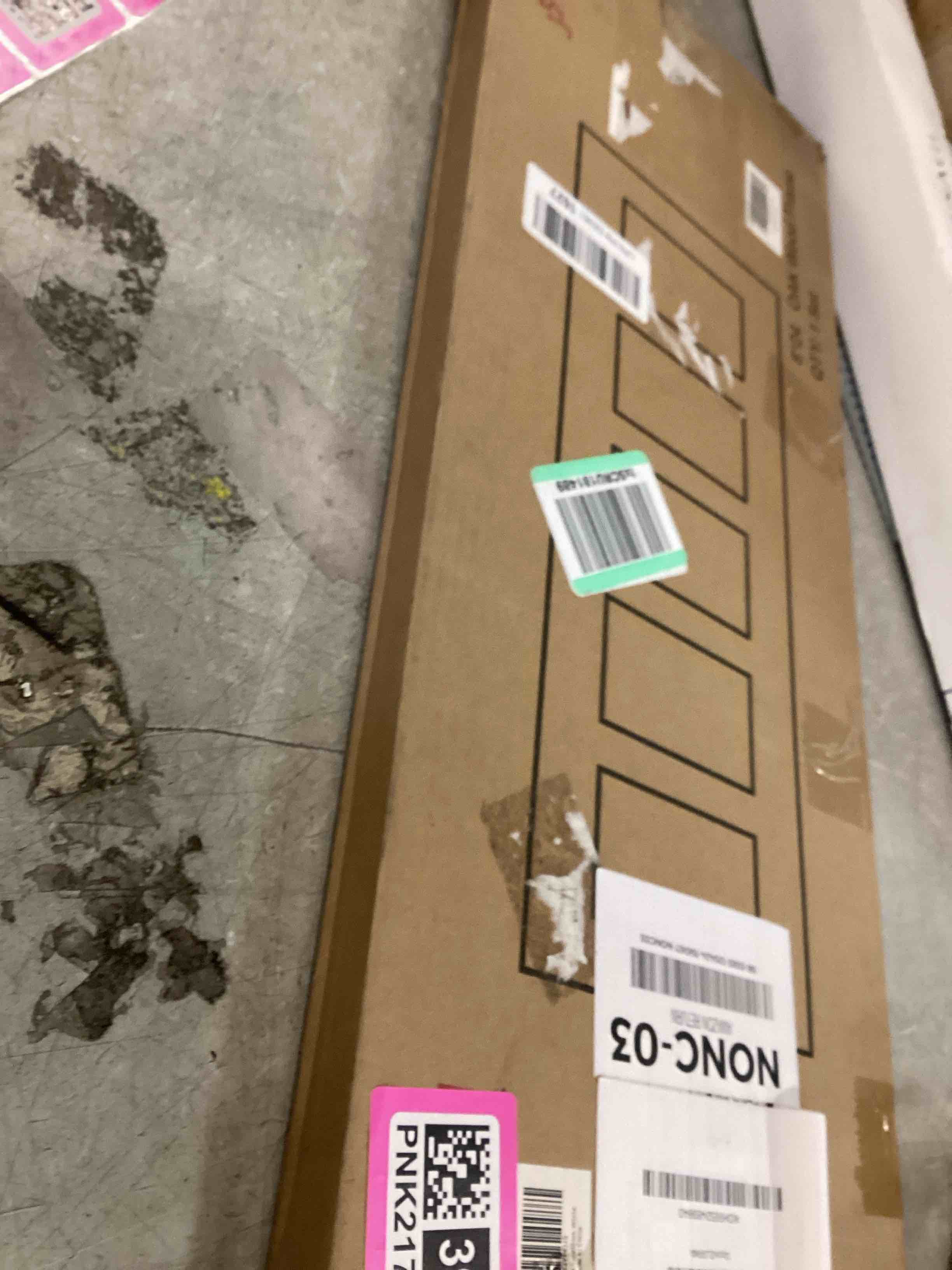 https://s3.amazonaws.com/lotting-images-prod/bidfta/PNK2173924_1737117424281.jpeg