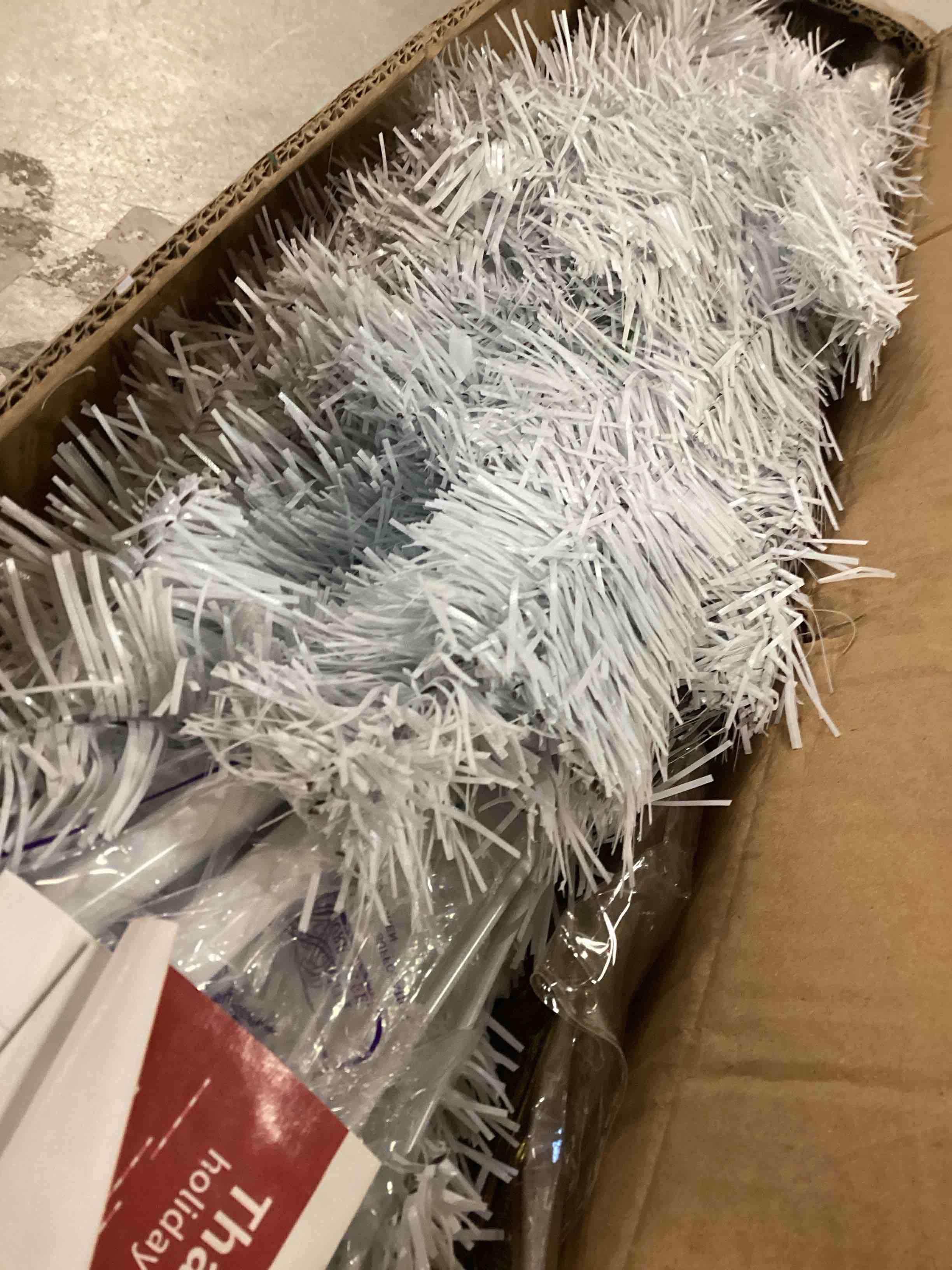 https://s3.amazonaws.com/lotting-images-prod/bidfta/PNK2173954_1737120376514.jpeg