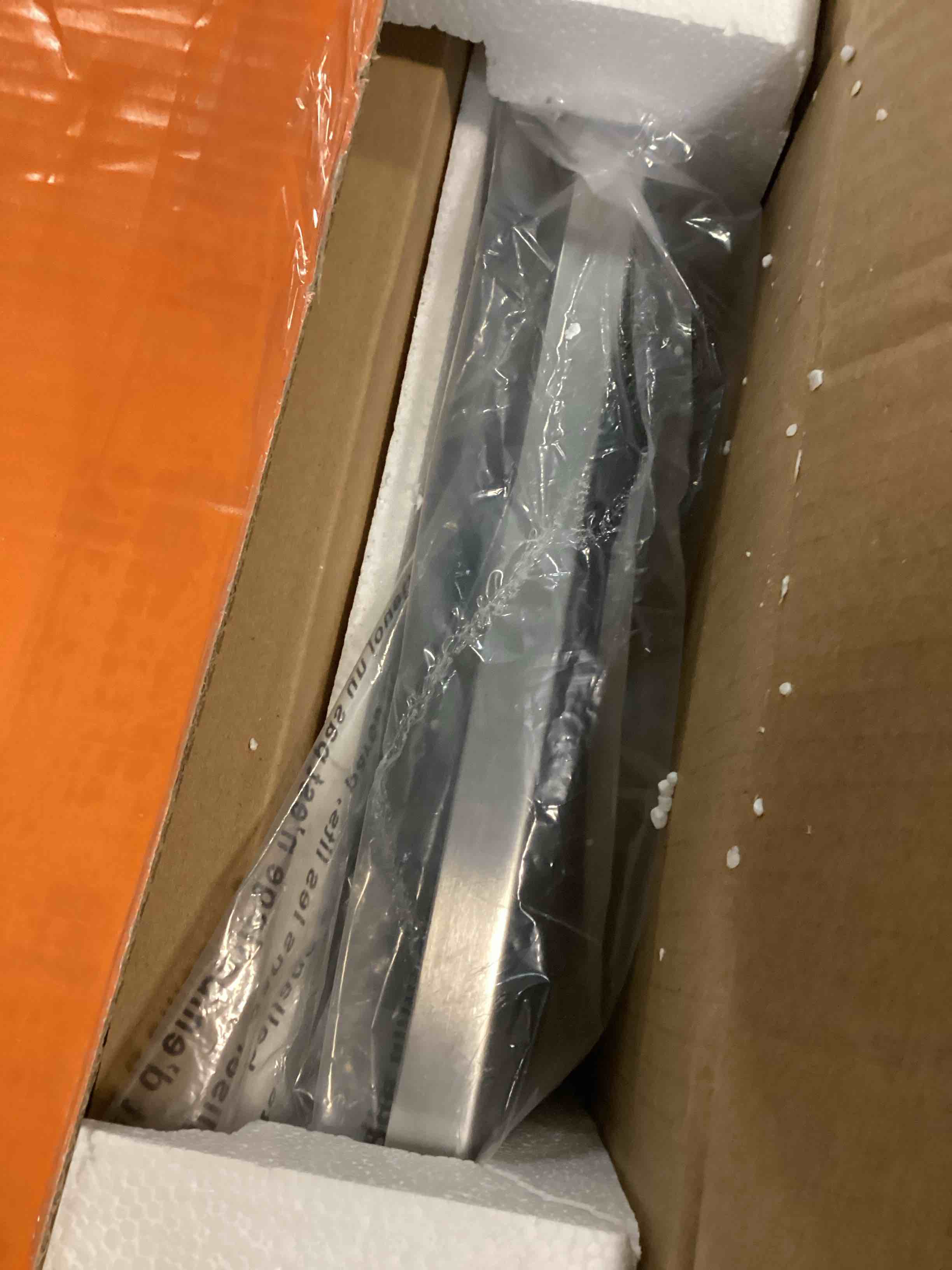 https://s3.amazonaws.com/lotting-images-prod/bidfta/PNK2173969_1737121775396.jpeg