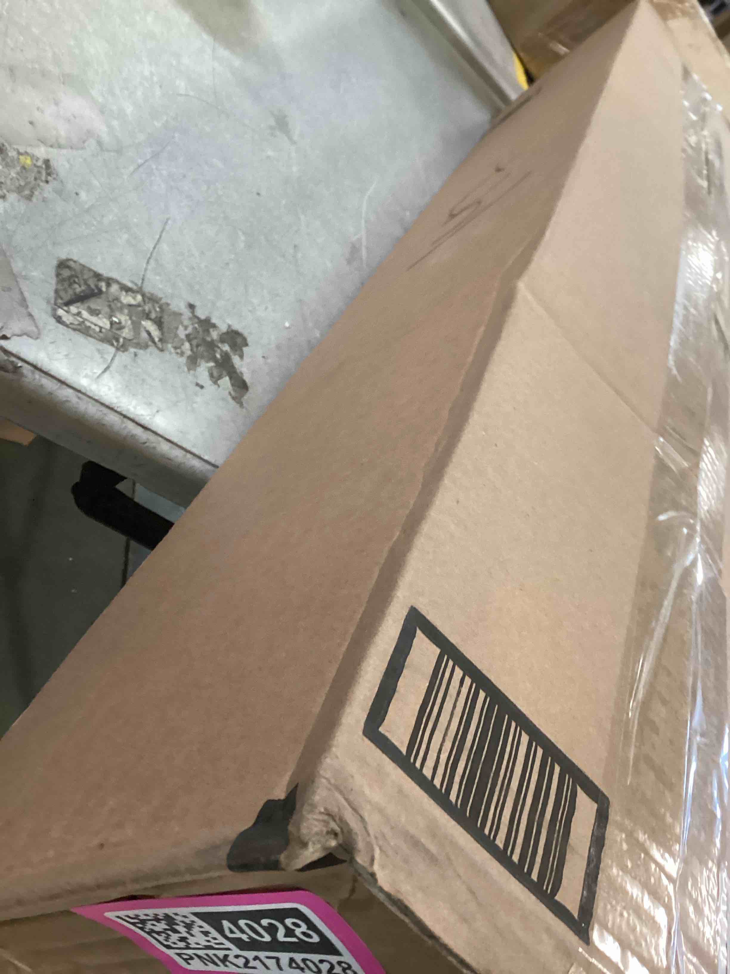 https://s3.amazonaws.com/lotting-images-prod/bidfta/PNK2174028_1737130170160.jpeg