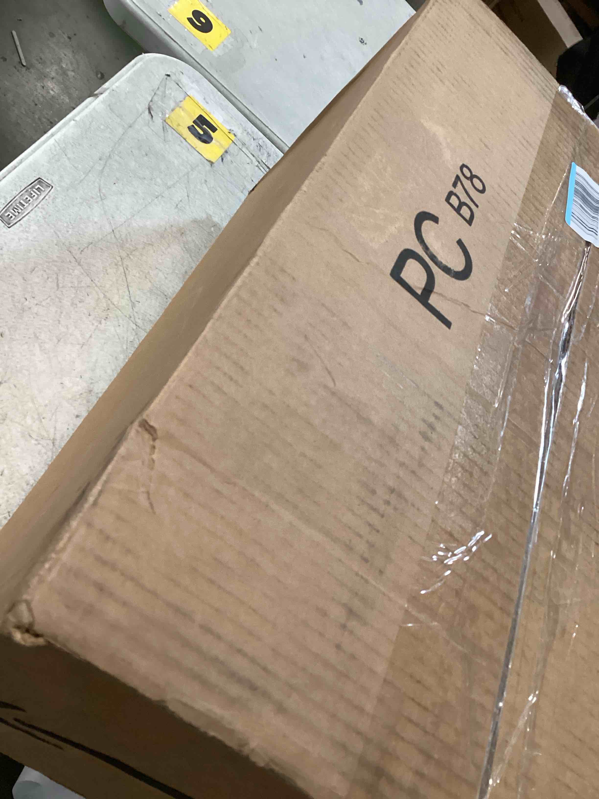 https://s3.amazonaws.com/lotting-images-prod/bidfta/PNK2174599_1737469203754.jpeg