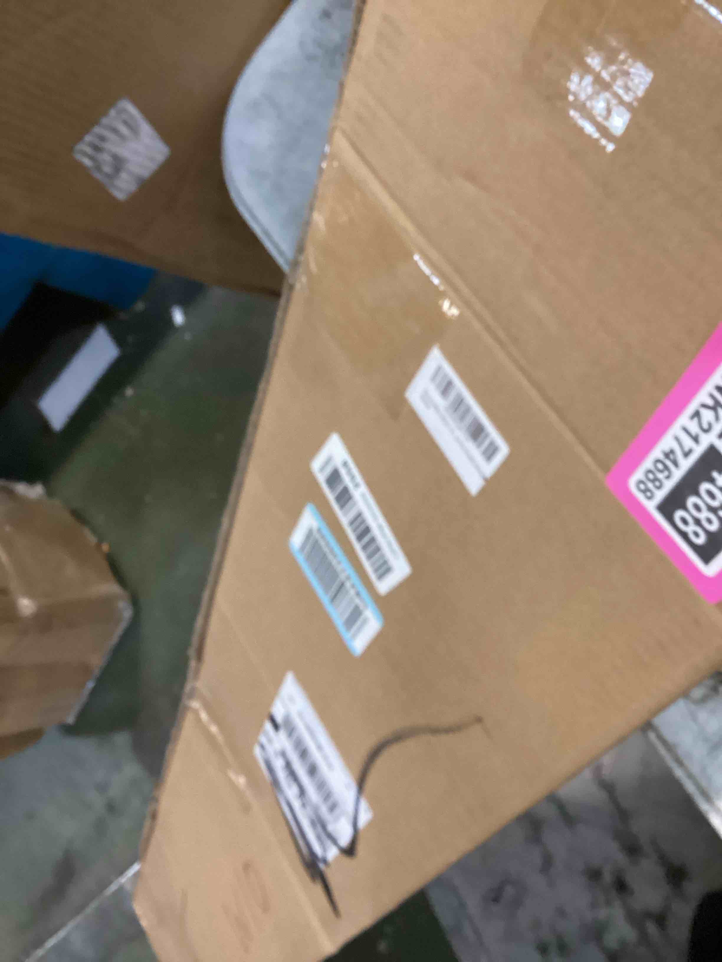 https://s3.amazonaws.com/lotting-images-prod/bidfta/PNK2174688_1737478455115.jpeg
