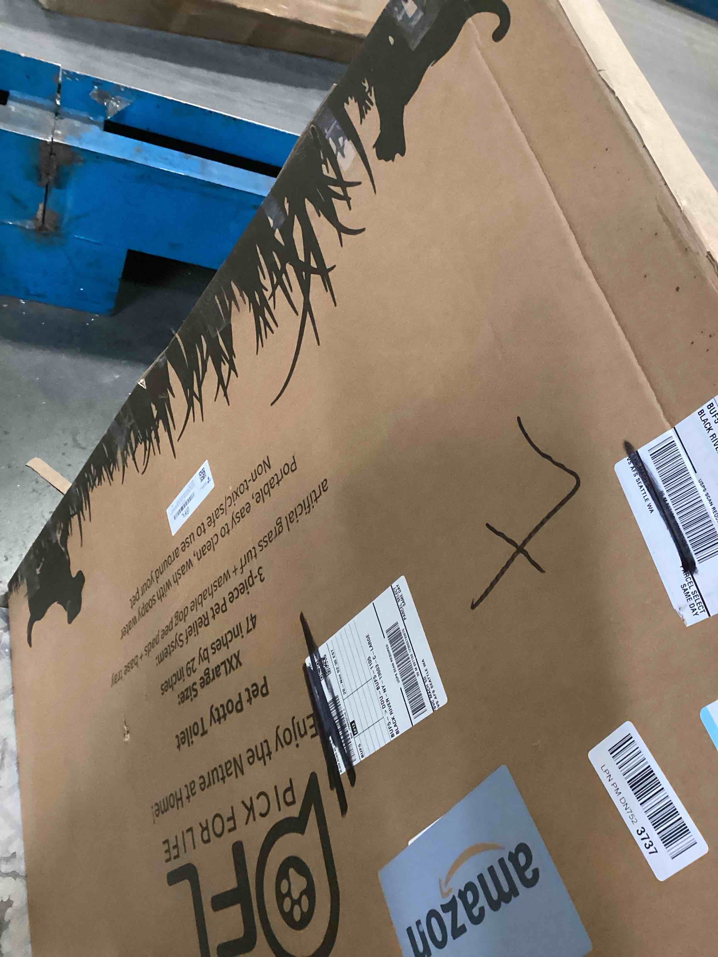 https://s3.amazonaws.com/lotting-images-prod/bidfta/PNK2174689_1737478517770.jpeg