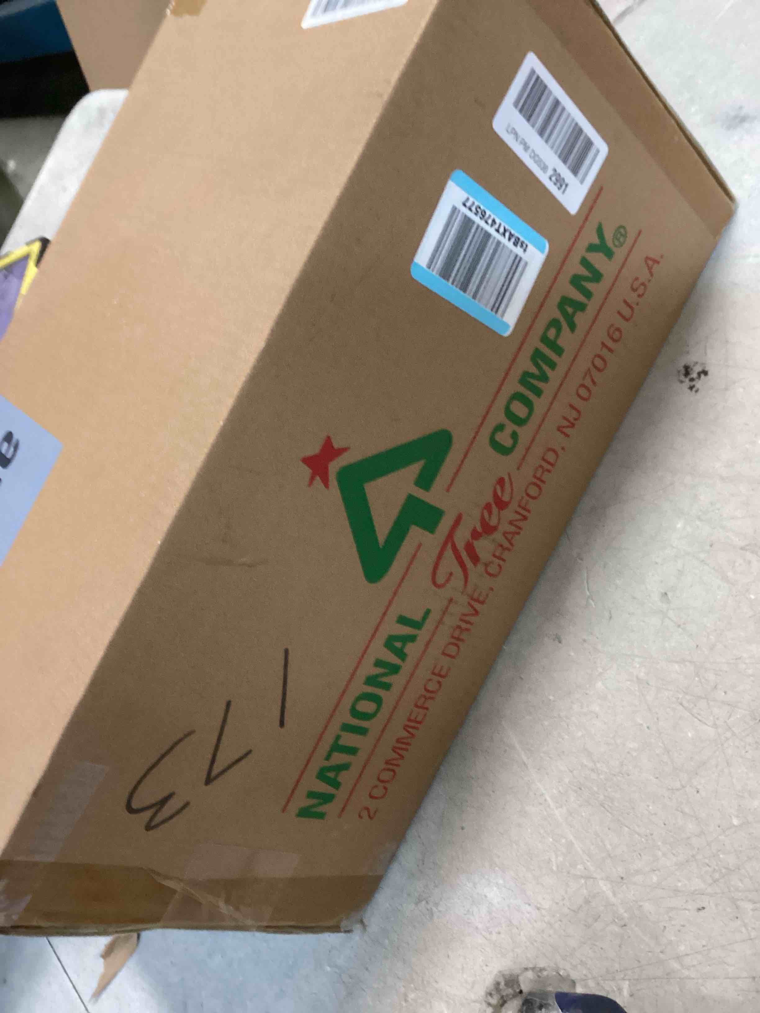 https://s3.amazonaws.com/lotting-images-prod/bidfta/PNK2174950_1737555659212.jpeg