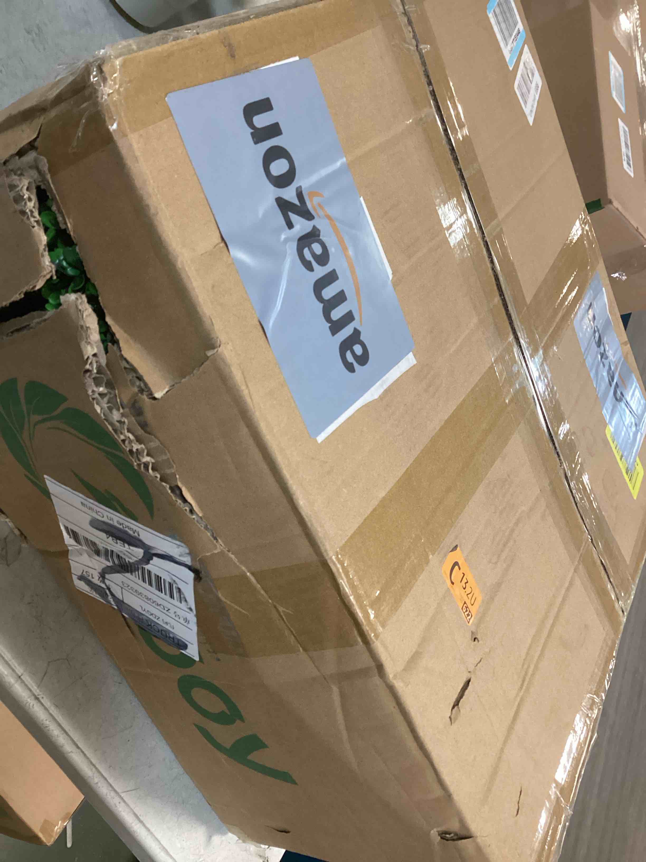 https://s3.amazonaws.com/lotting-images-prod/bidfta/PNK2174954_1737556103174.jpeg