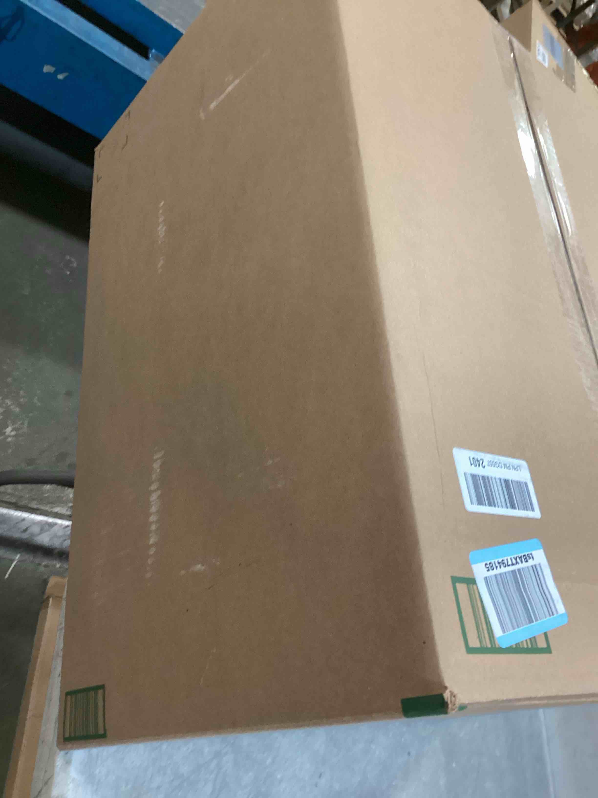 https://s3.amazonaws.com/lotting-images-prod/bidfta/PNK2175173_1737637498834.jpeg