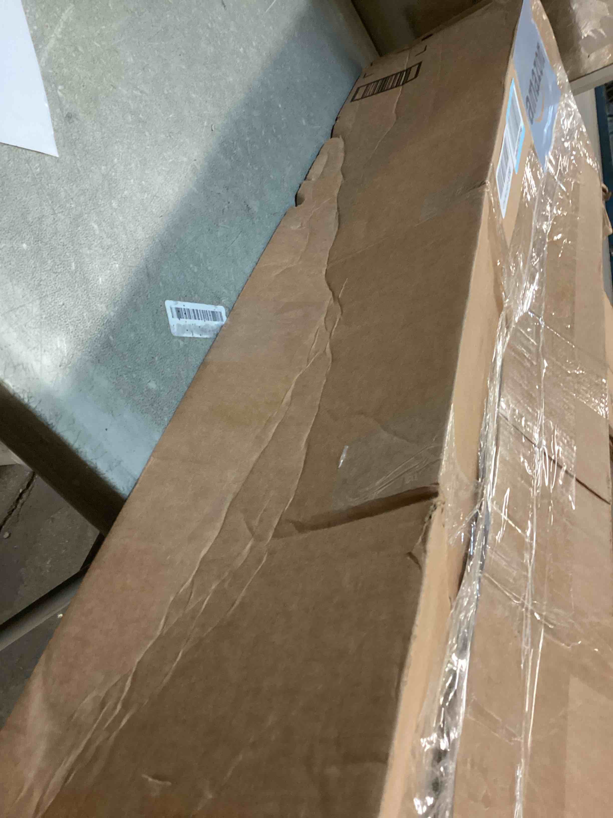 https://s3.amazonaws.com/lotting-images-prod/bidfta/PNK2175430_1737721075530.jpeg