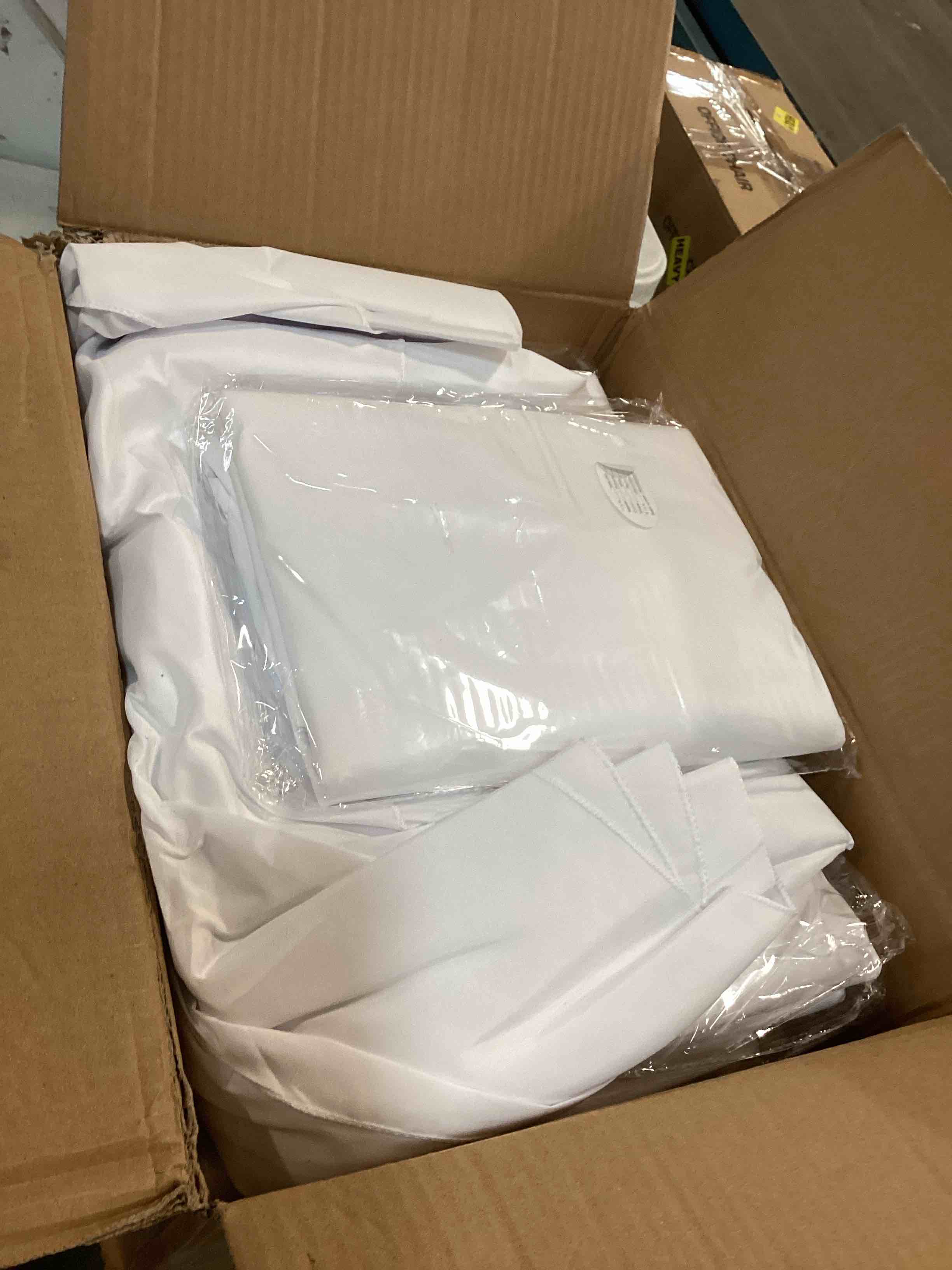 https://s3.amazonaws.com/lotting-images-prod/bidfta/PNK2176085_1744030008873.jpeg