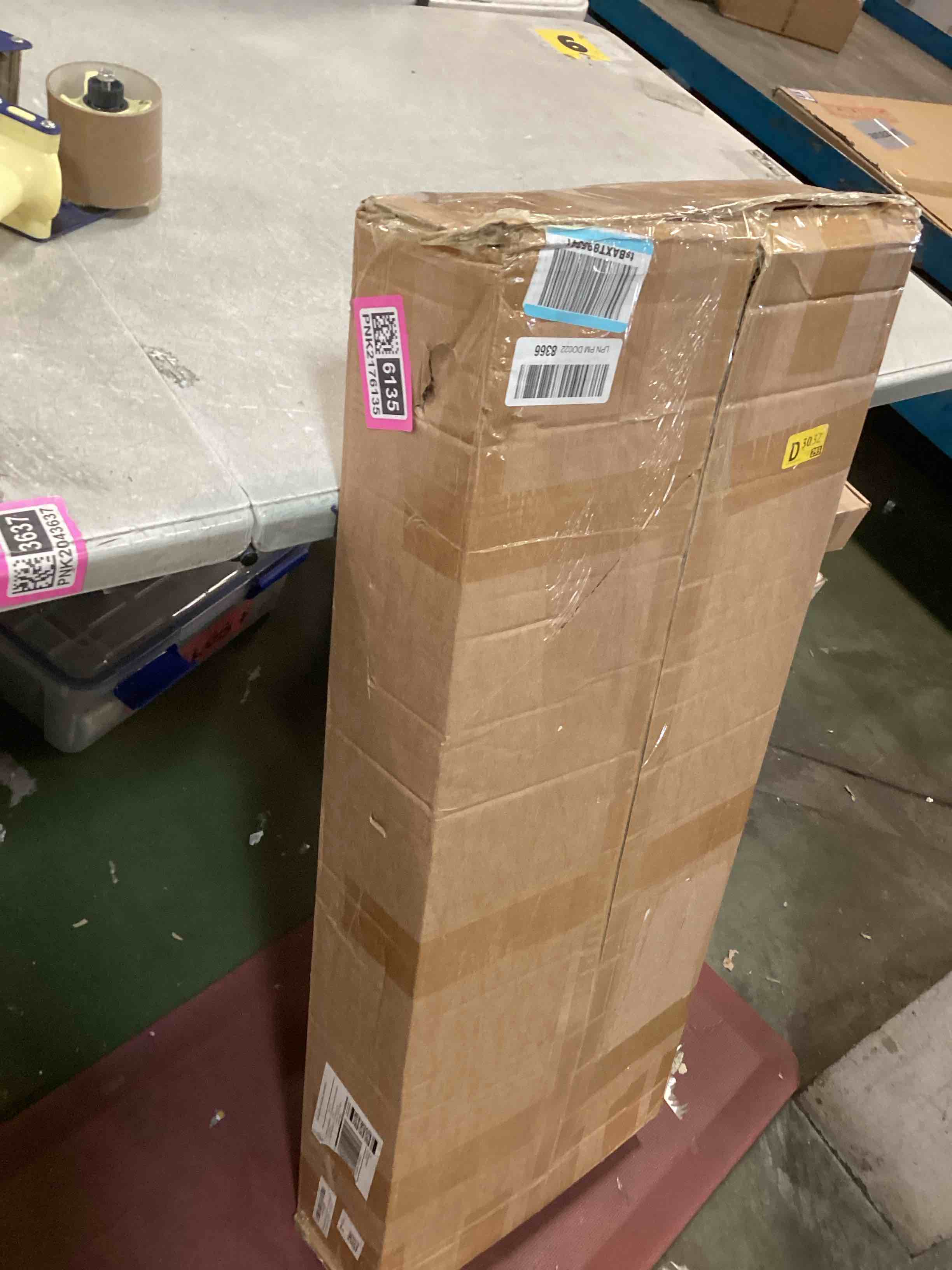 https://s3.amazonaws.com/lotting-images-prod/bidfta/PNK2176135_1744035869209.jpeg
