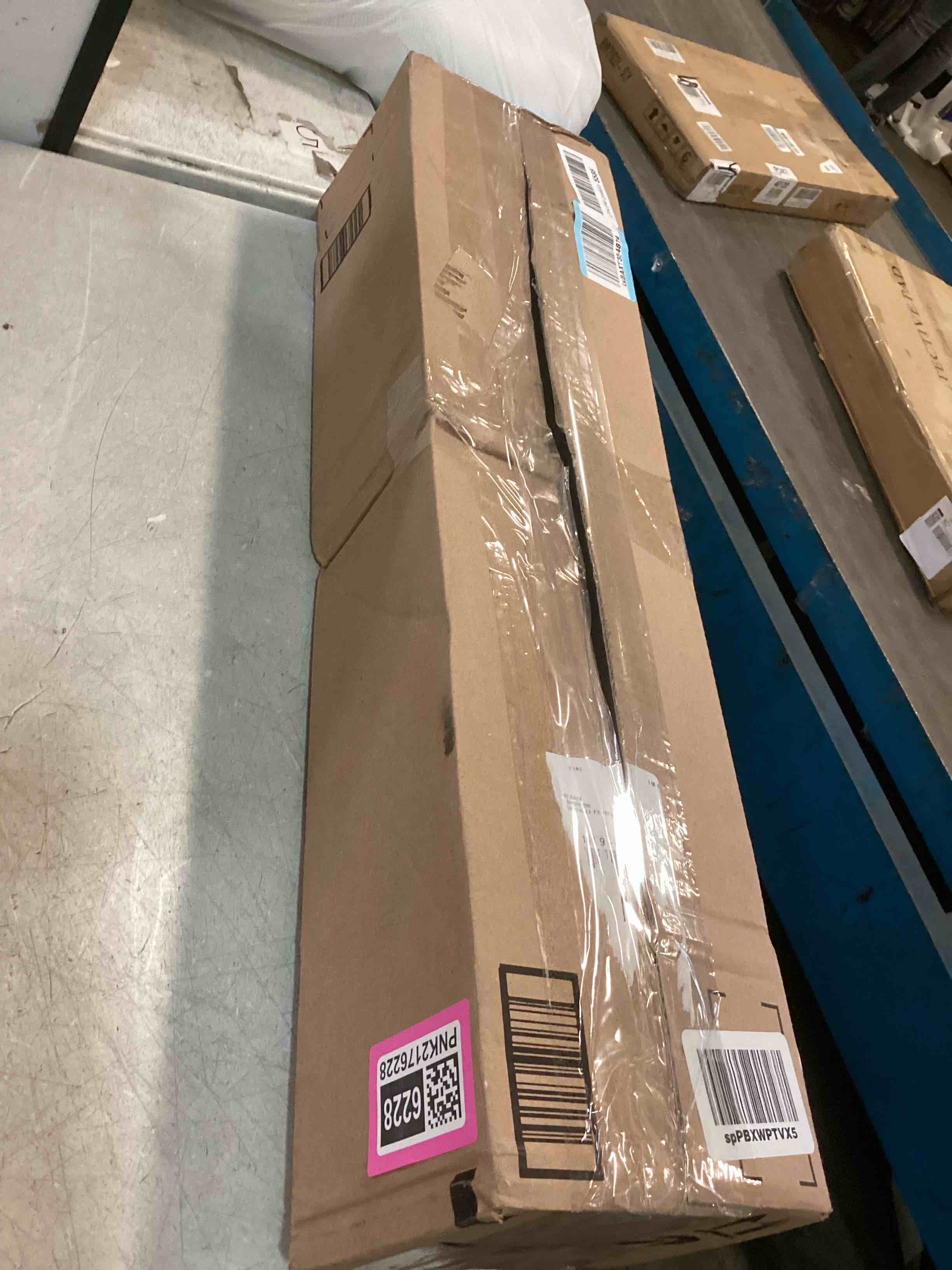 https://s3.amazonaws.com/lotting-images-prod/bidfta/PNK2176228_1744047563005.jpeg
