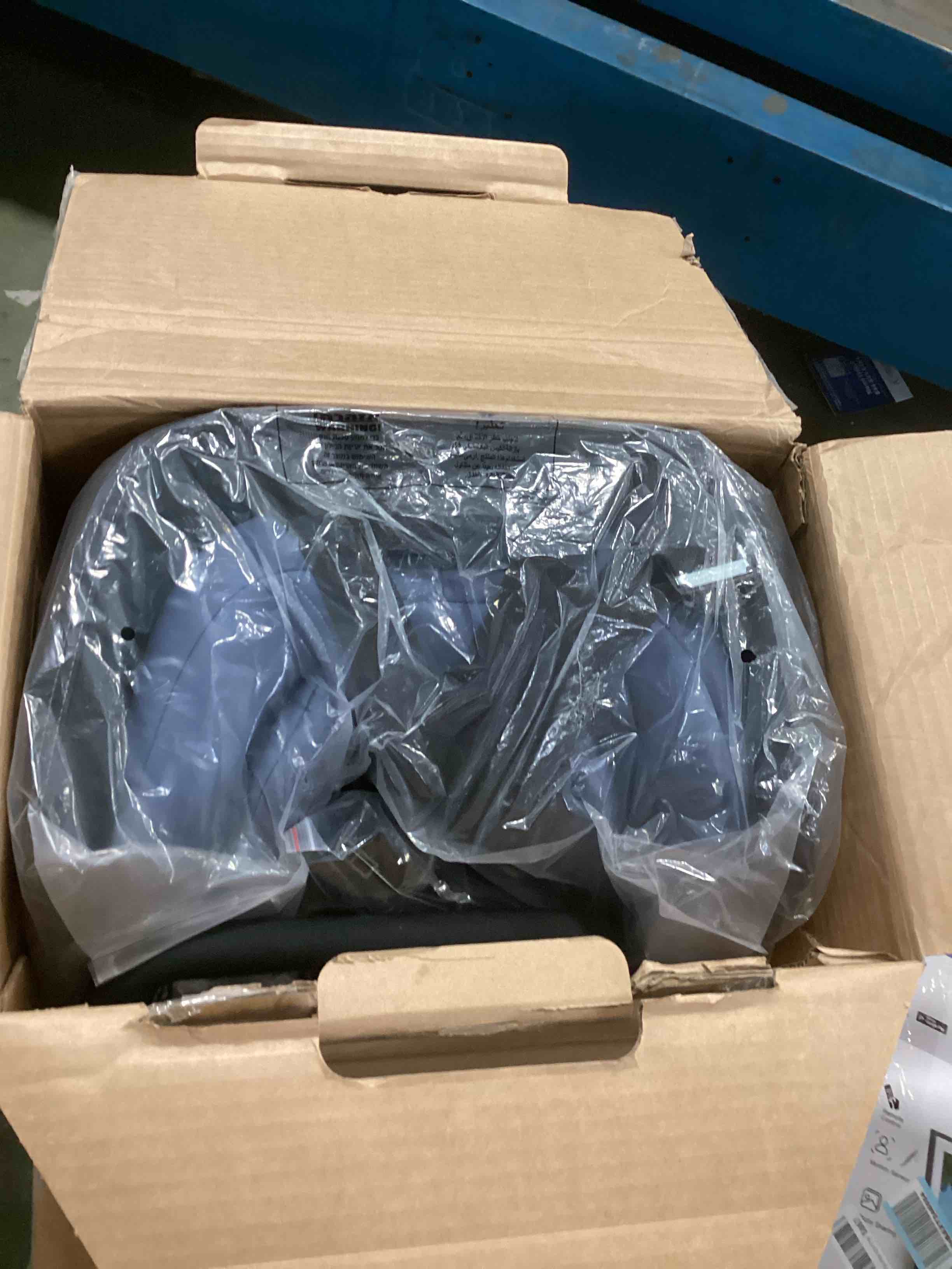 https://s3.amazonaws.com/lotting-images-prod/bidfta/PNK2176326_1744119592980.jpeg