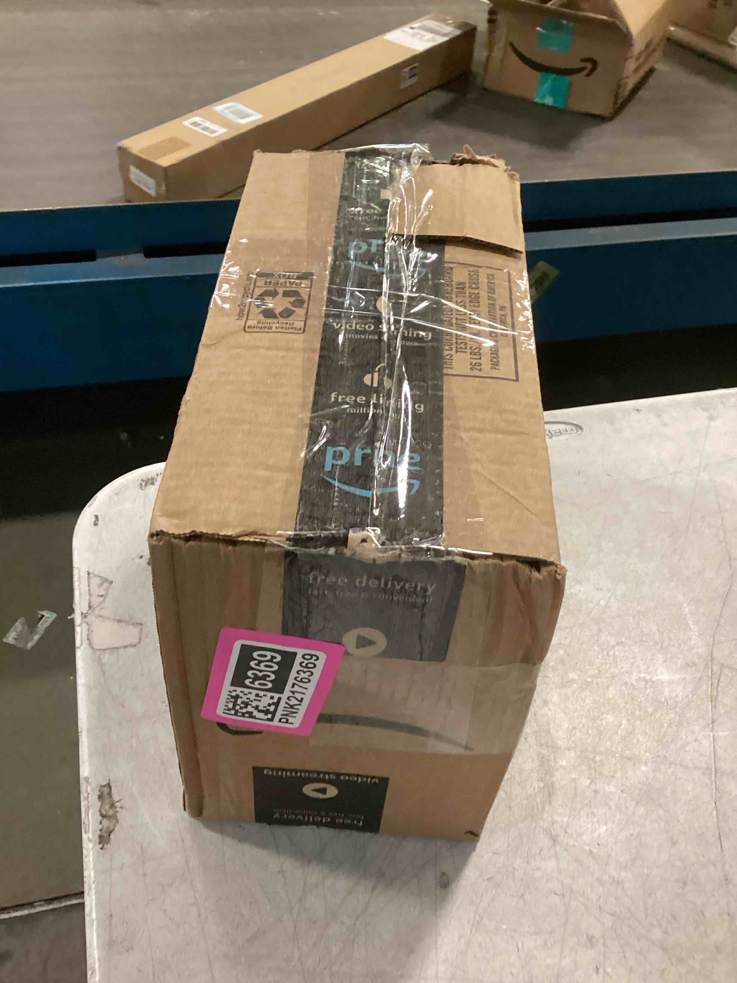 https://s3.amazonaws.com/lotting-images-prod/bidfta/PNK2176369_1744201486084.jpeg