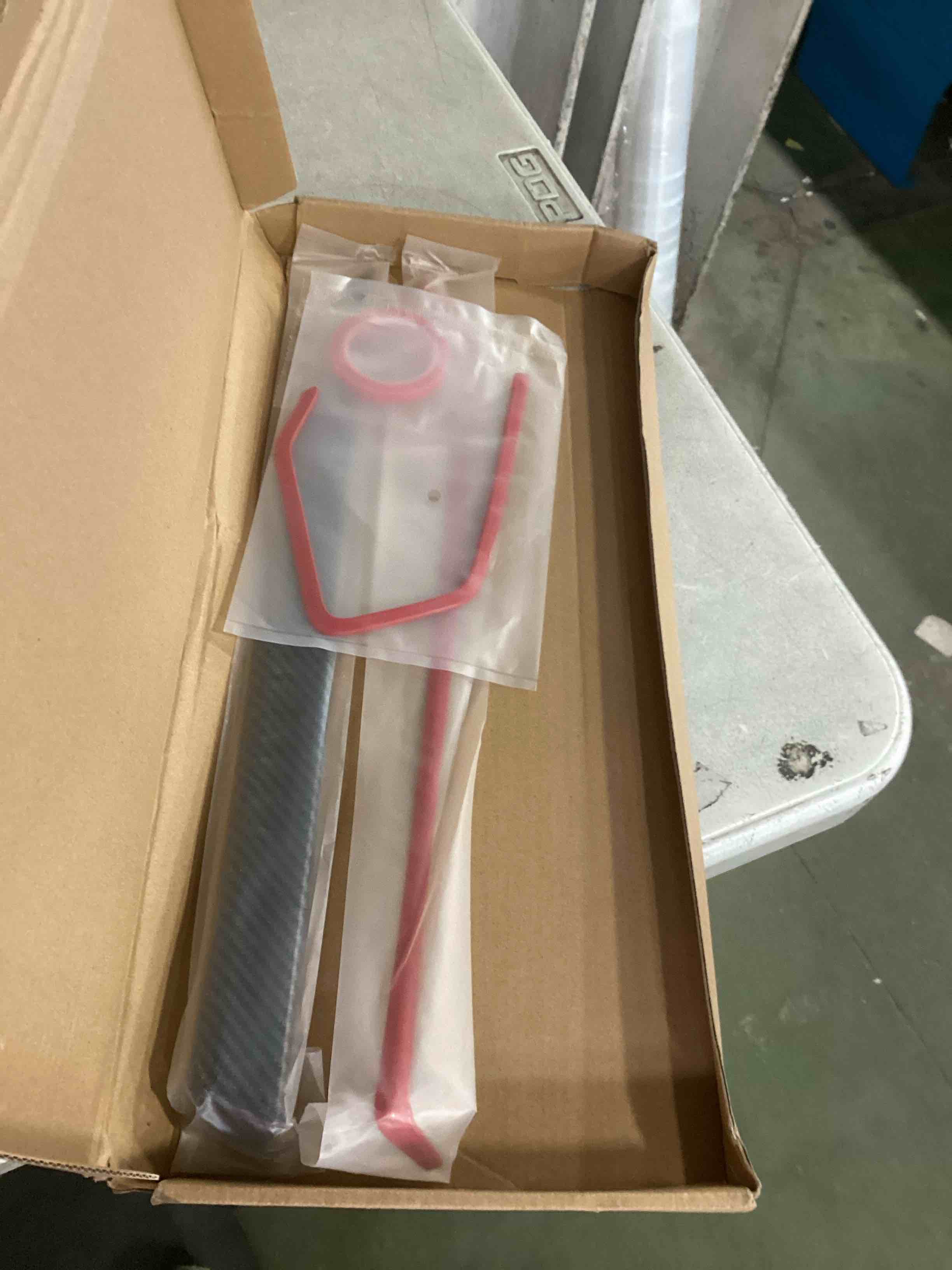 https://s3.amazonaws.com/lotting-images-prod/bidfta/PNK2176613_1744290152036.jpeg