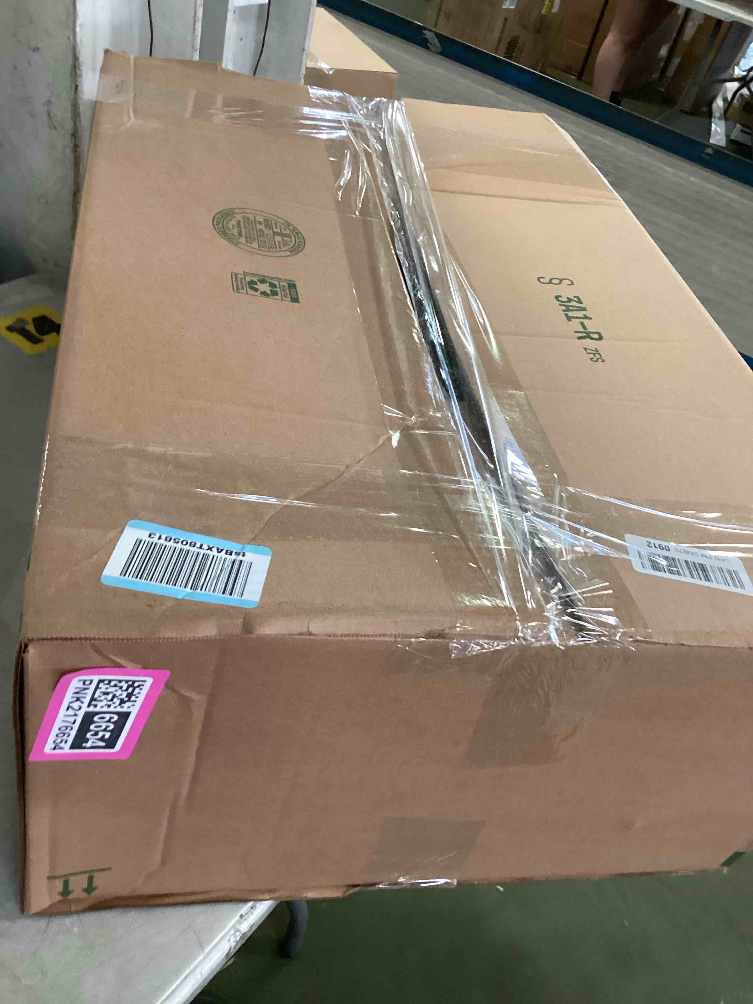 https://s3.amazonaws.com/lotting-images-prod/bidfta/PNK2176654_1744295614868.jpeg