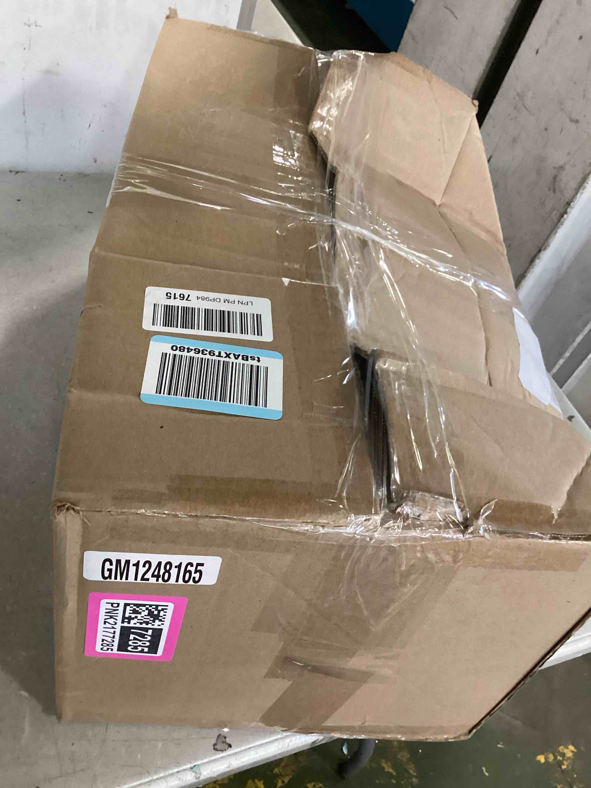 https://s3.amazonaws.com/lotting-images-prod/bidfta/PNK2177285_1744984539670.jpeg